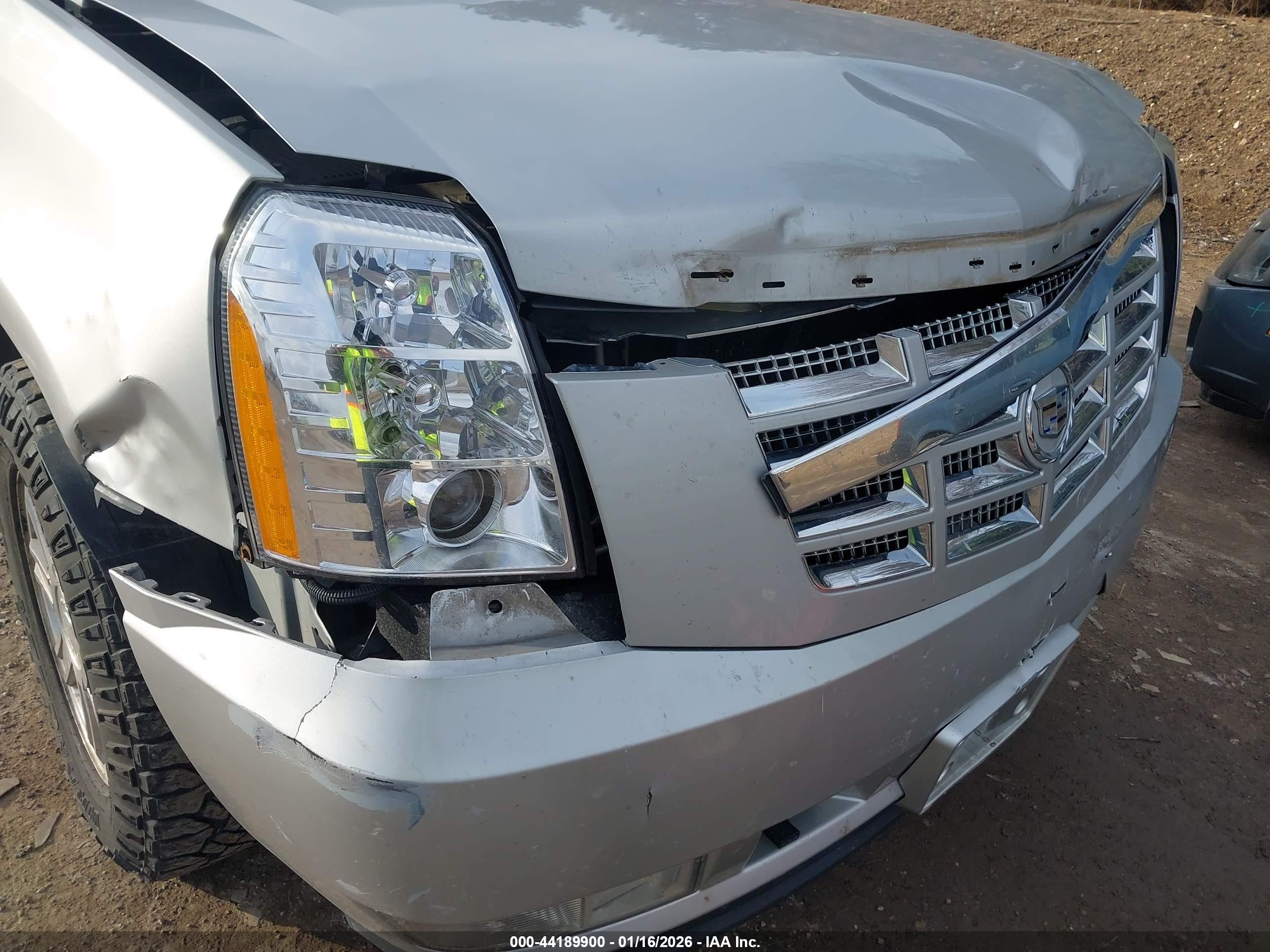 CADILLAC ESCALADE image 6