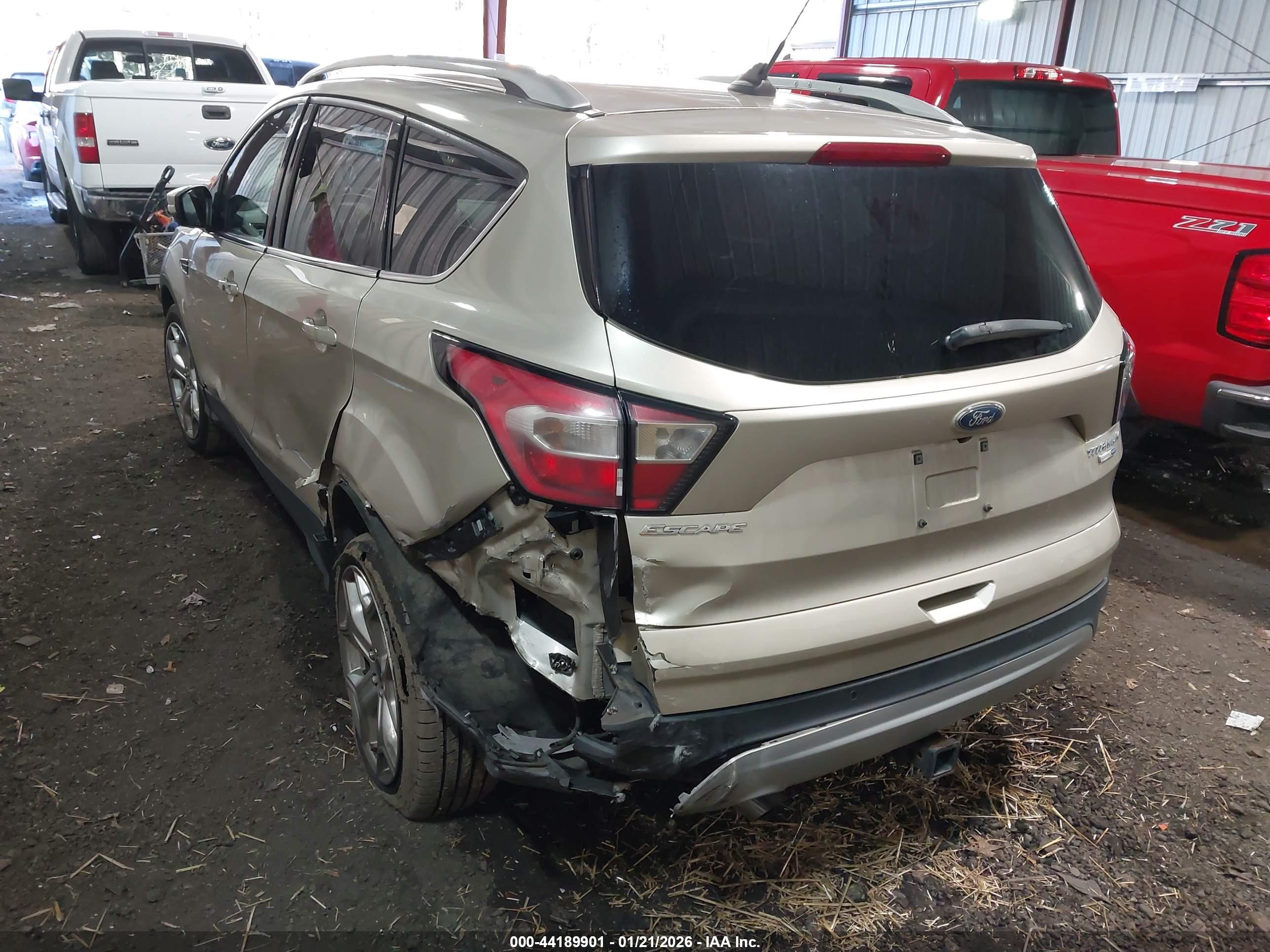 FORD ESCAPE image 3