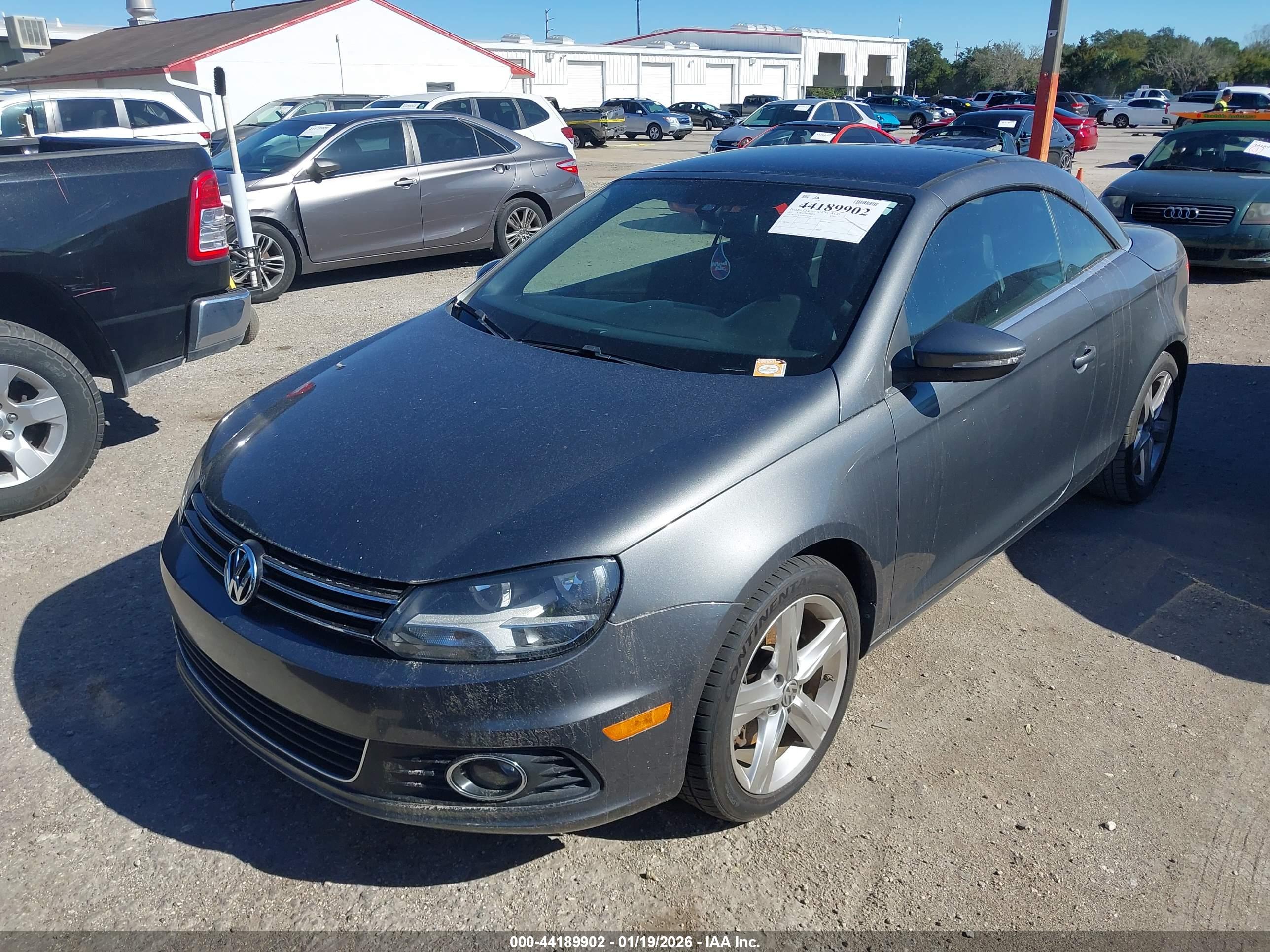 VOLKSWAGEN EOS image 2