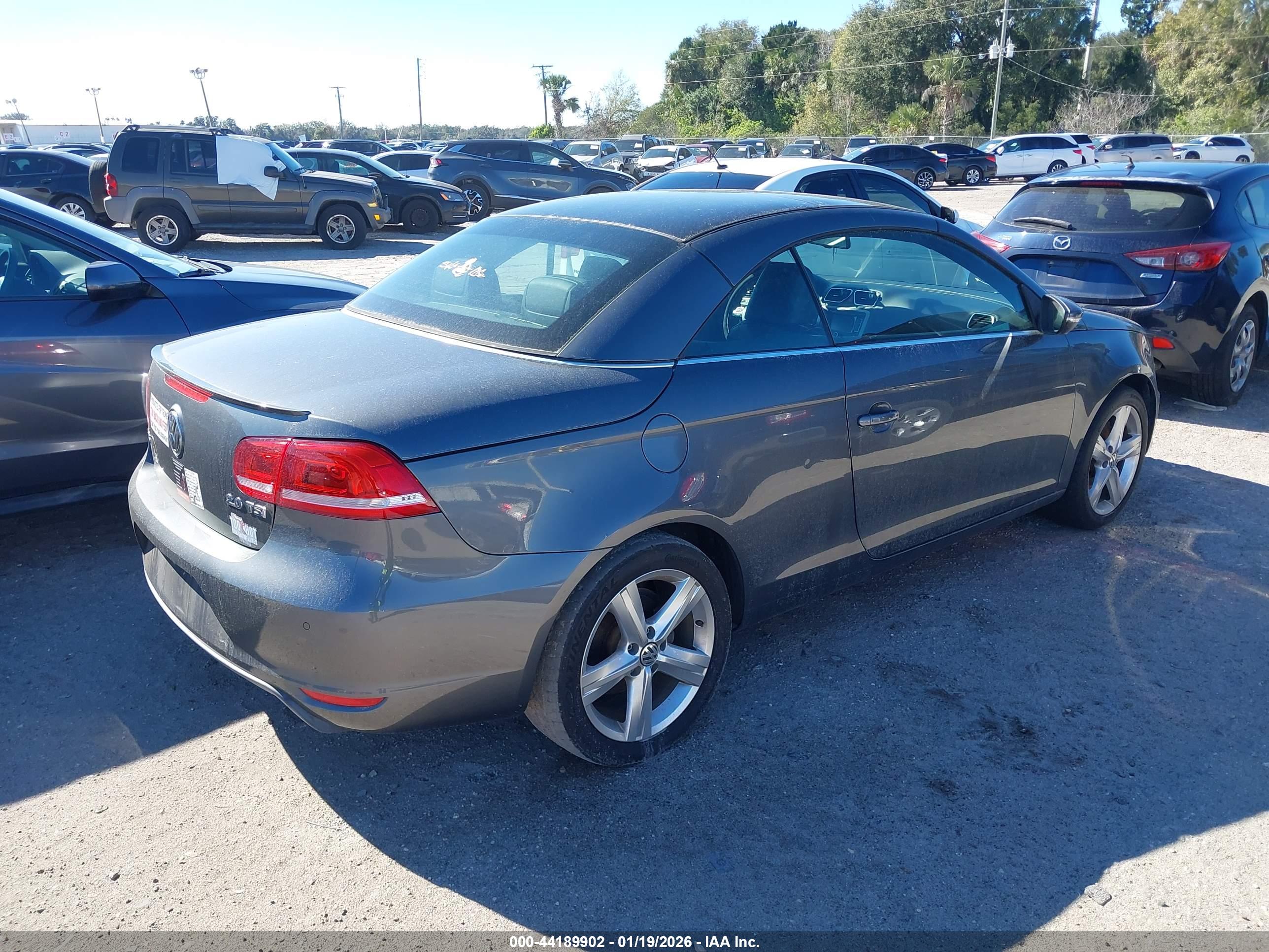 VOLKSWAGEN EOS image 4