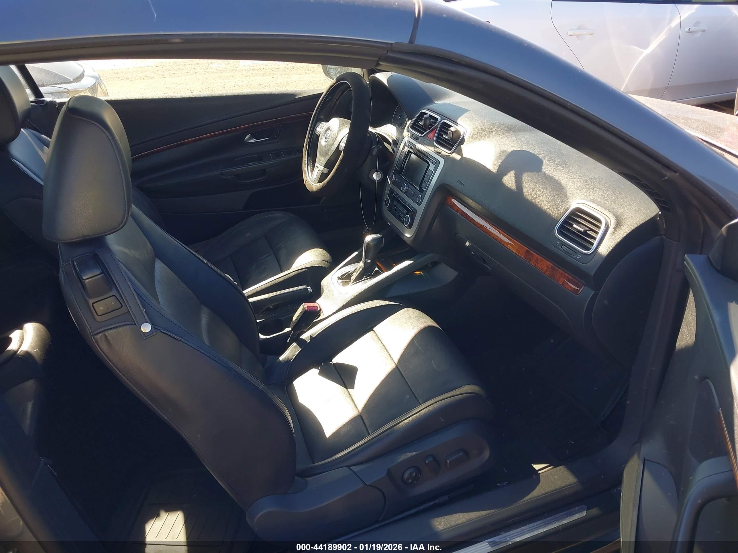 VOLKSWAGEN EOS image 5