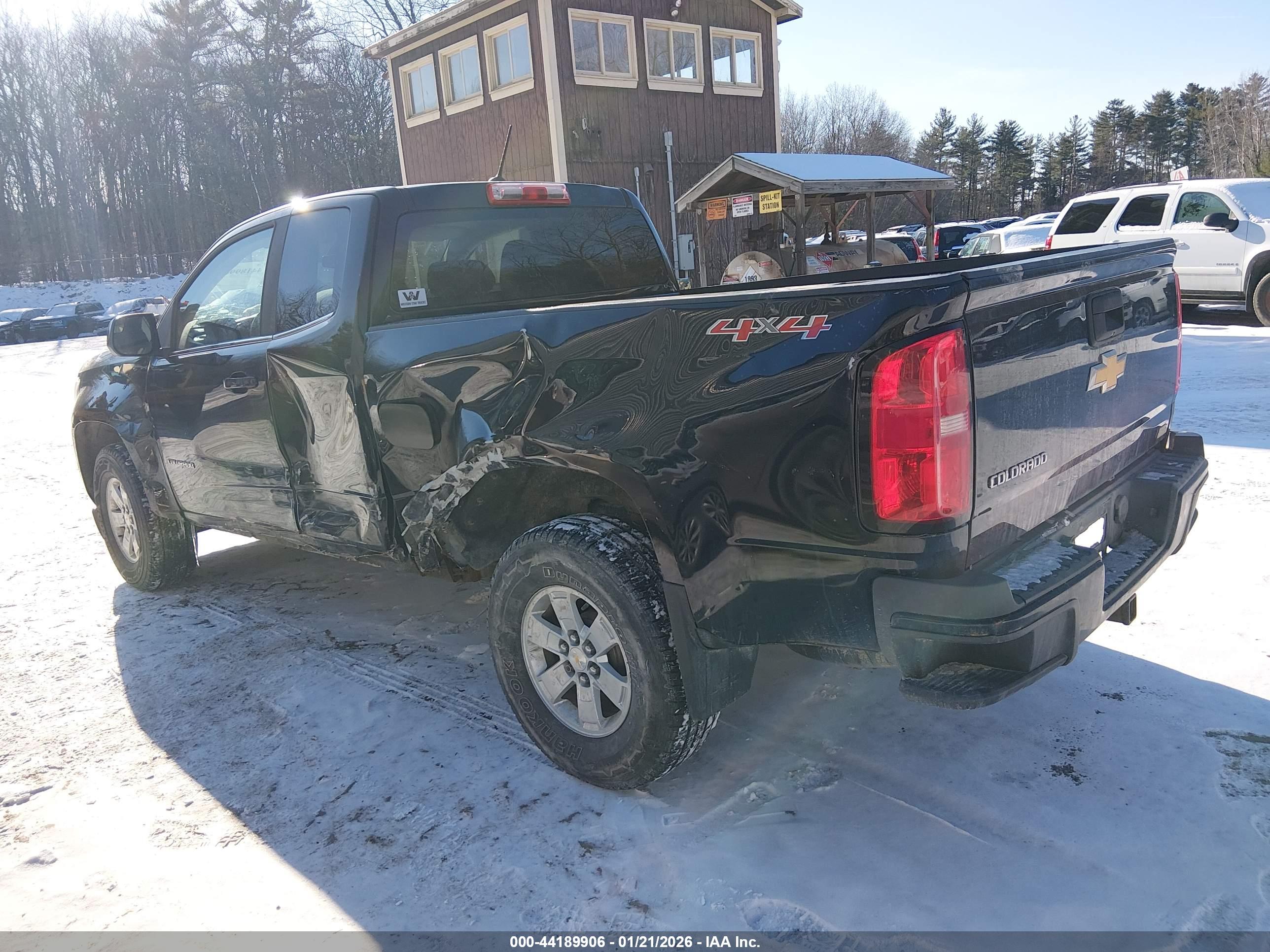 CHEVROLET COLORADO image 3