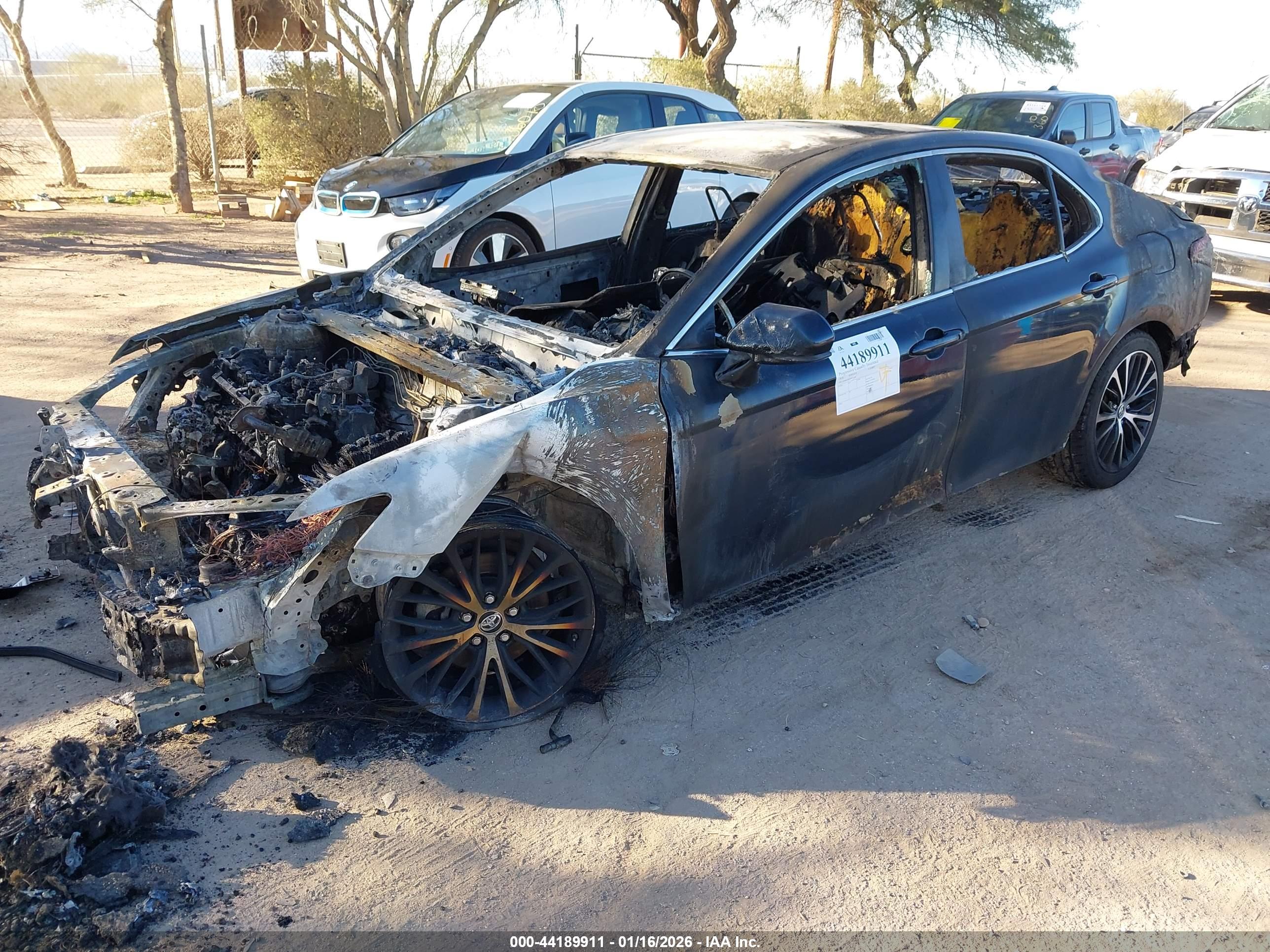 TOYOTA CAMRY image 2