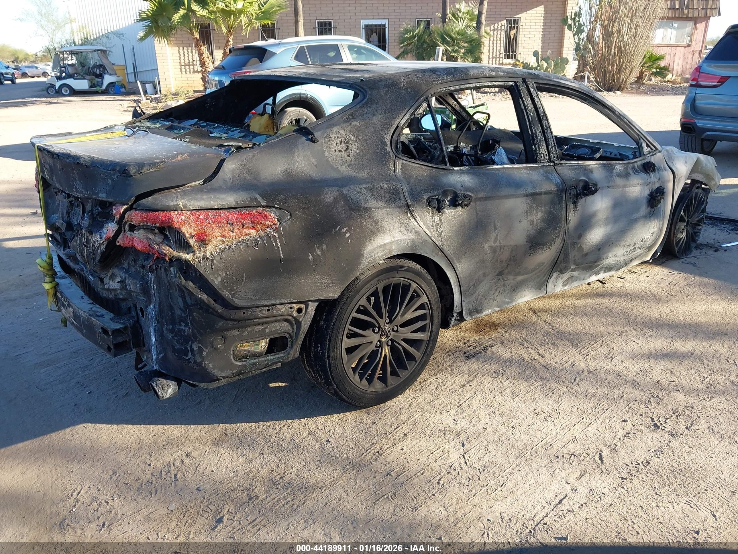 TOYOTA CAMRY image 4
