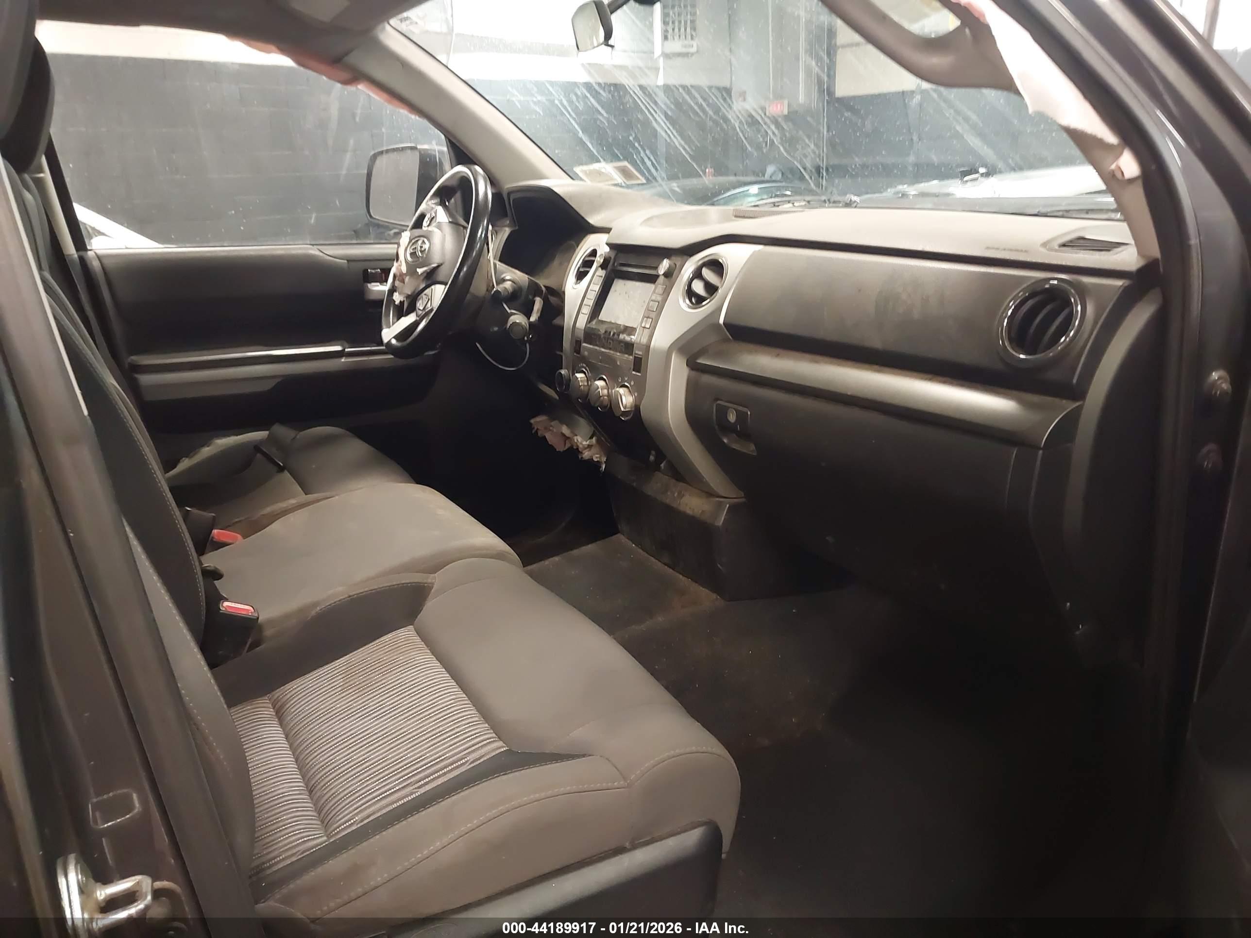 TOYOTA TUNDRA image 5