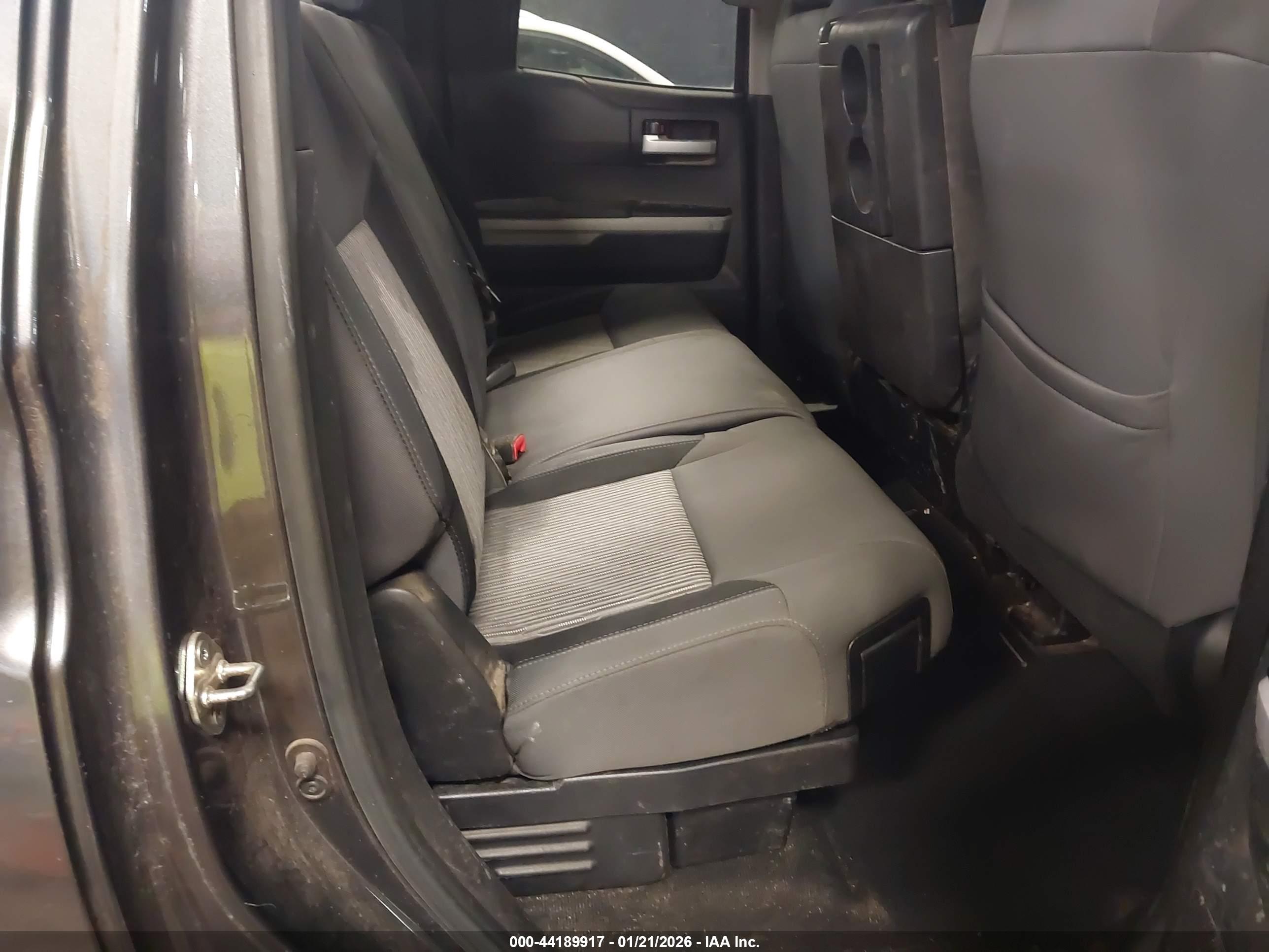 TOYOTA TUNDRA image 8