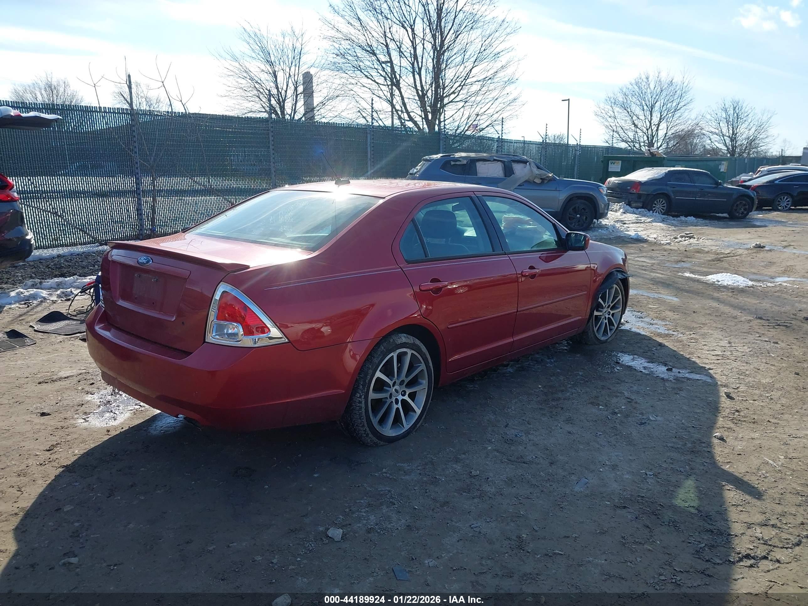 FORD FUSION image 4