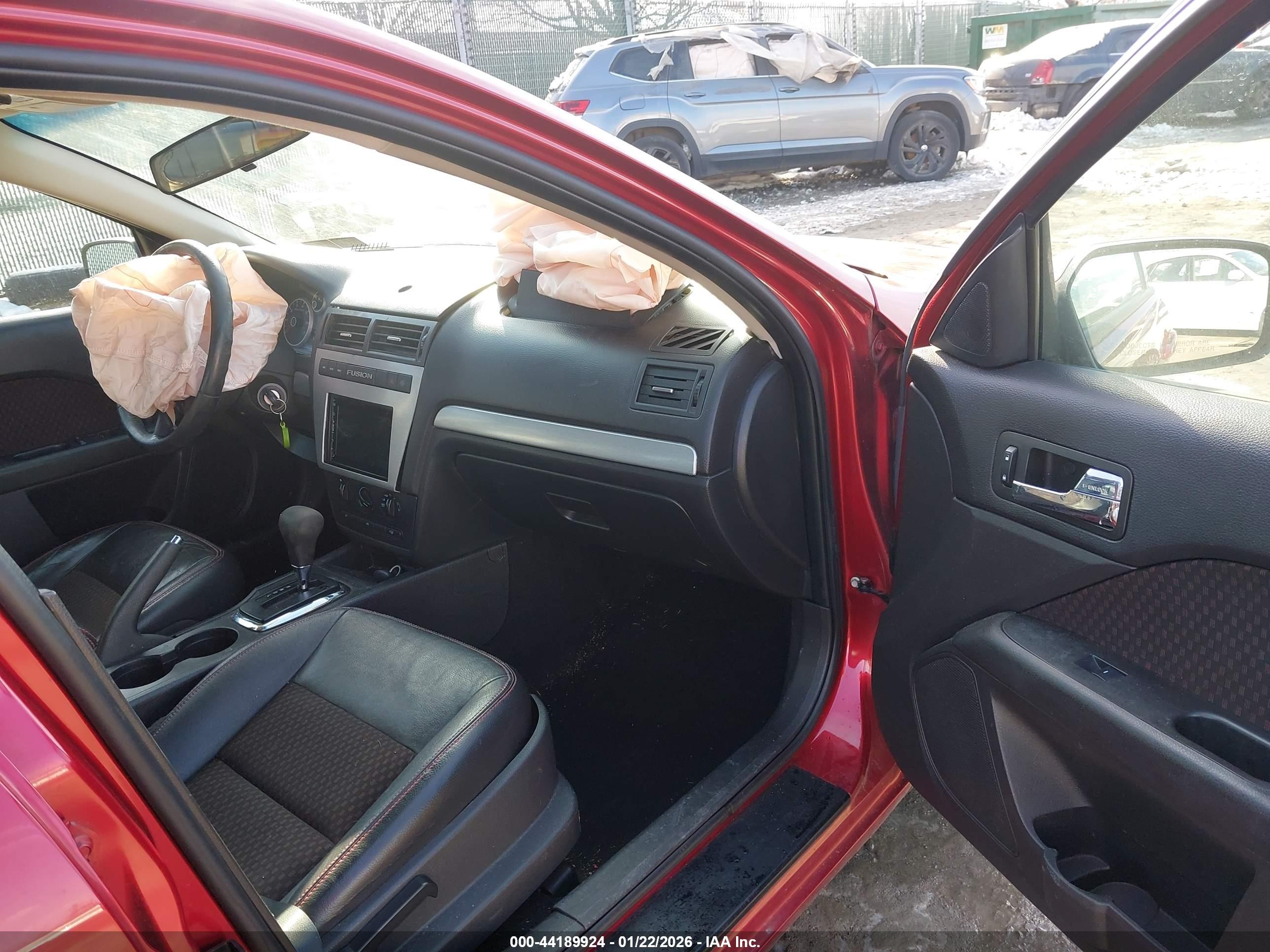 FORD FUSION image 5