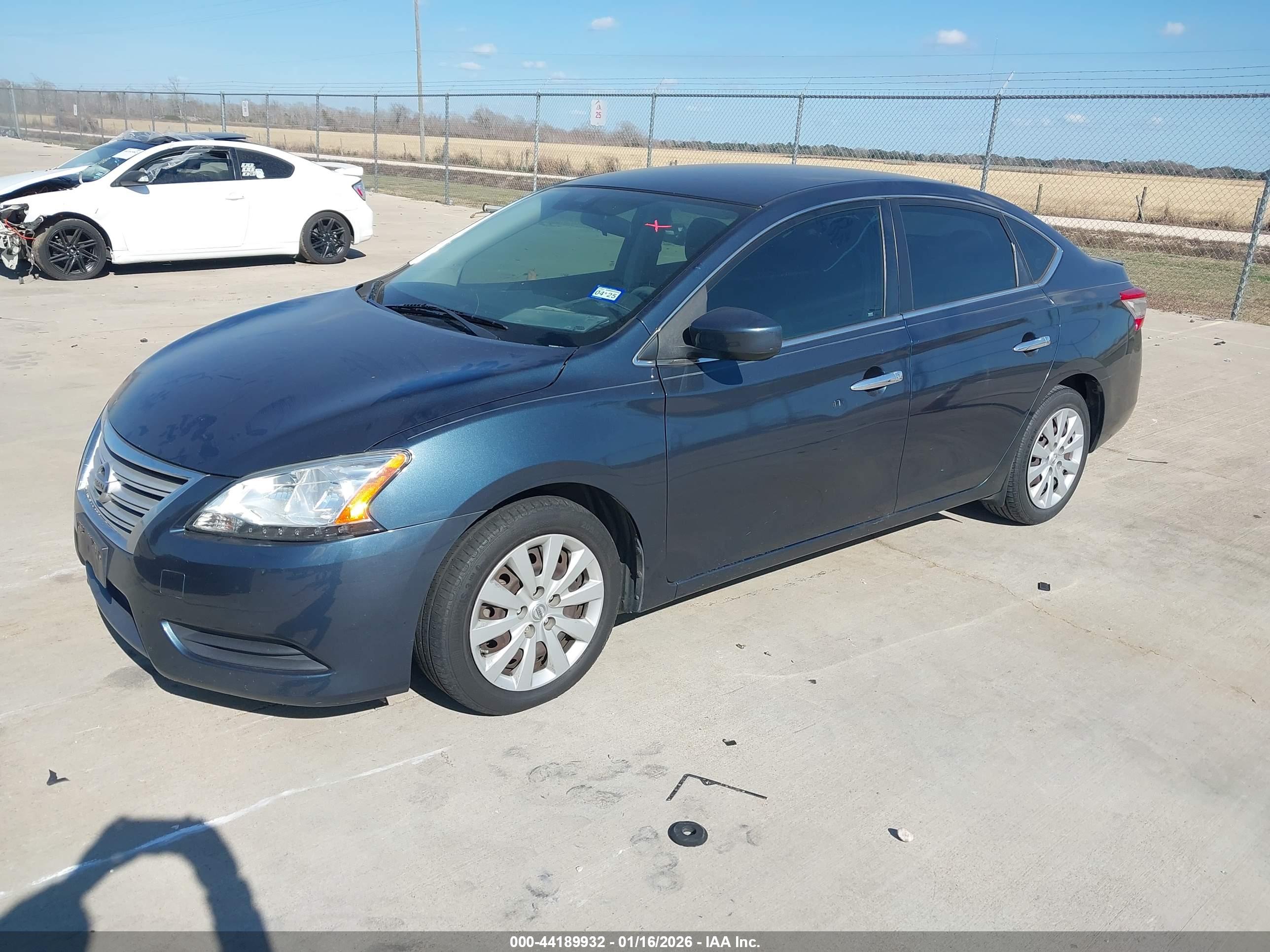 NISSAN SENTRA image 2