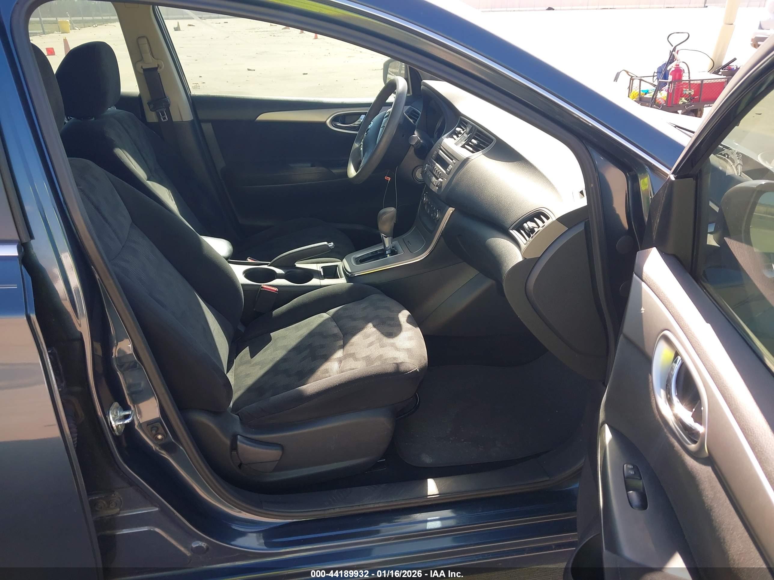 NISSAN SENTRA image 5