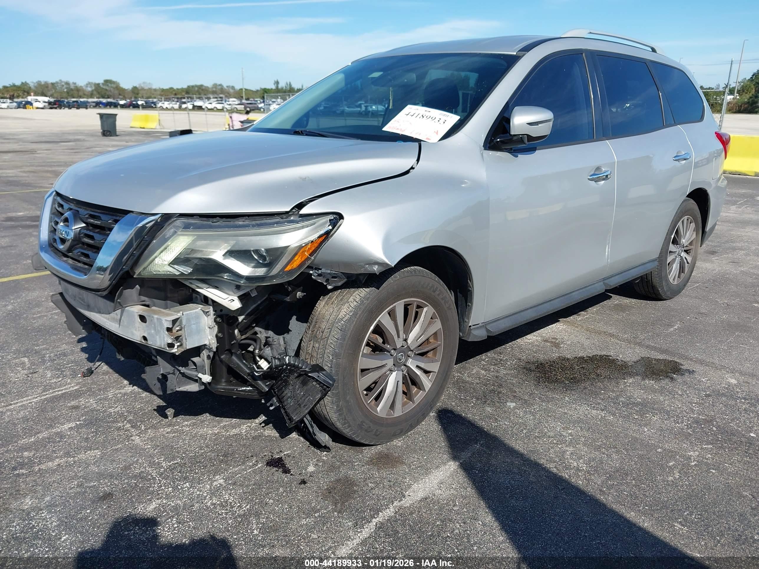 NISSAN PATHFINDER image 6