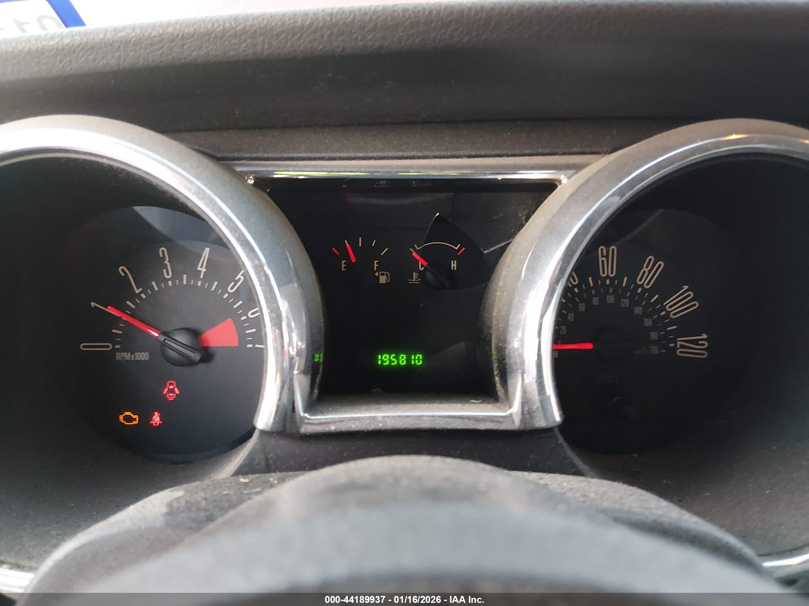 FORD MUSTANG image 7