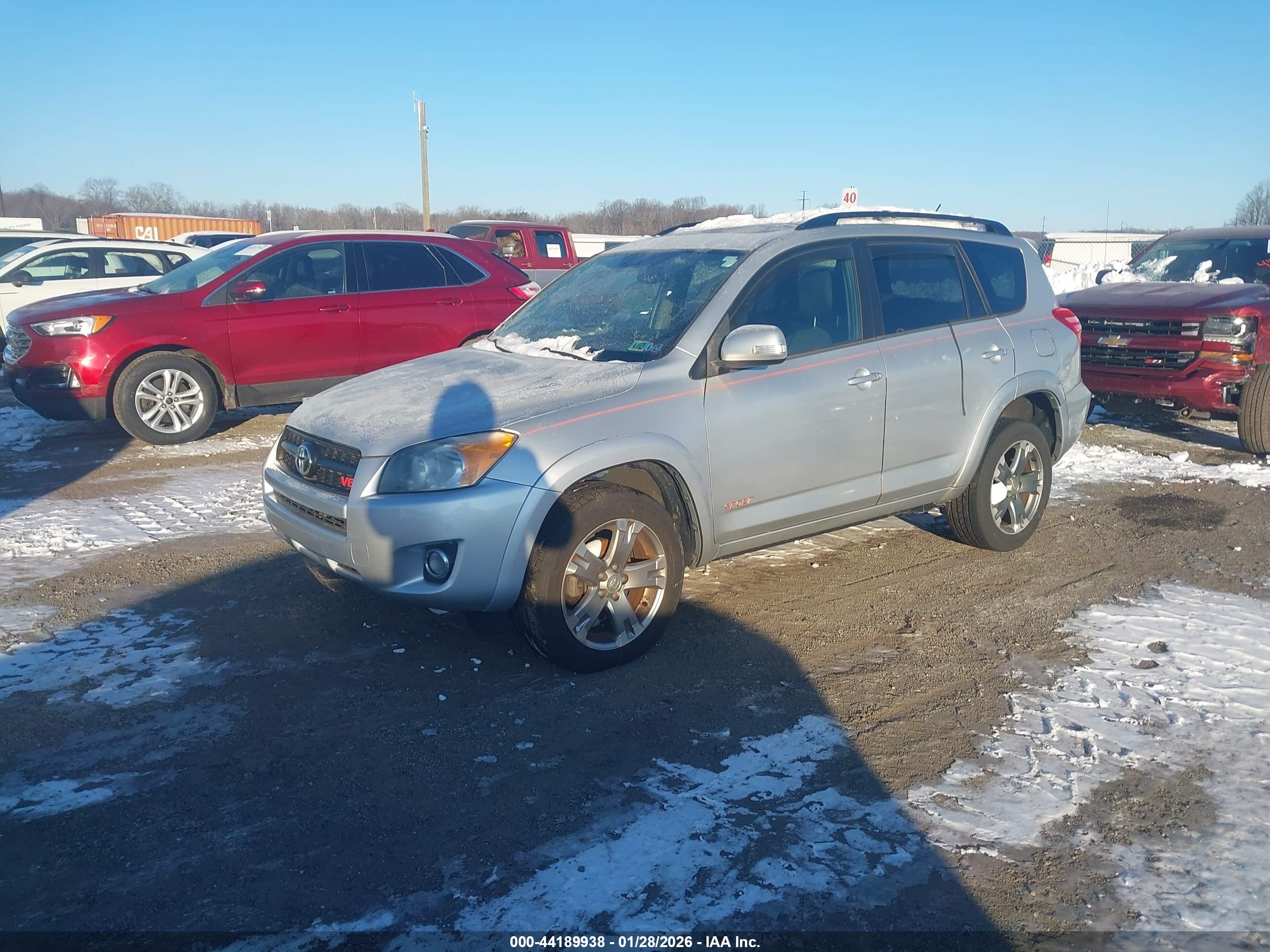 TOYOTA RAV4 image 2