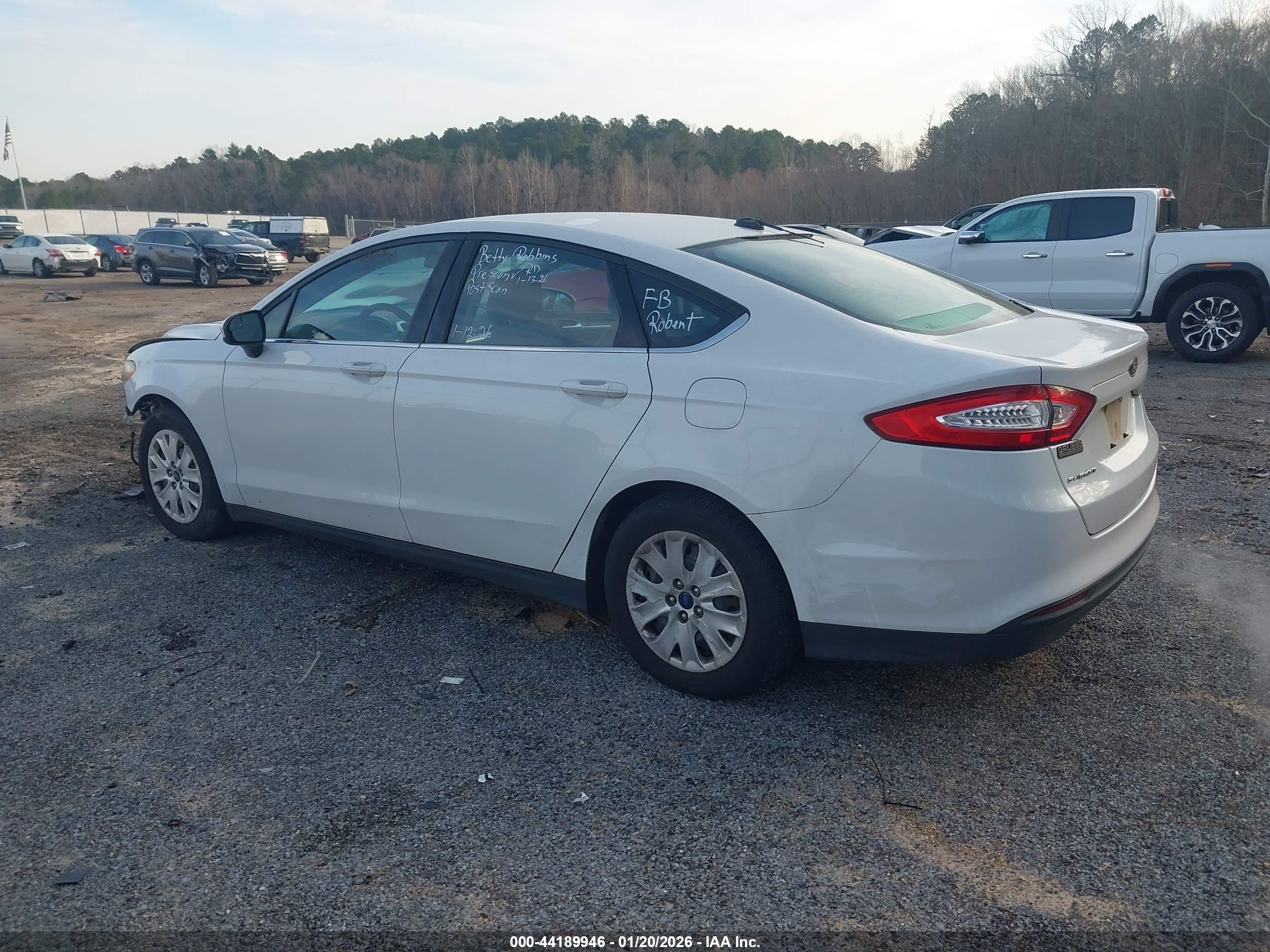 FORD FUSION image 3
