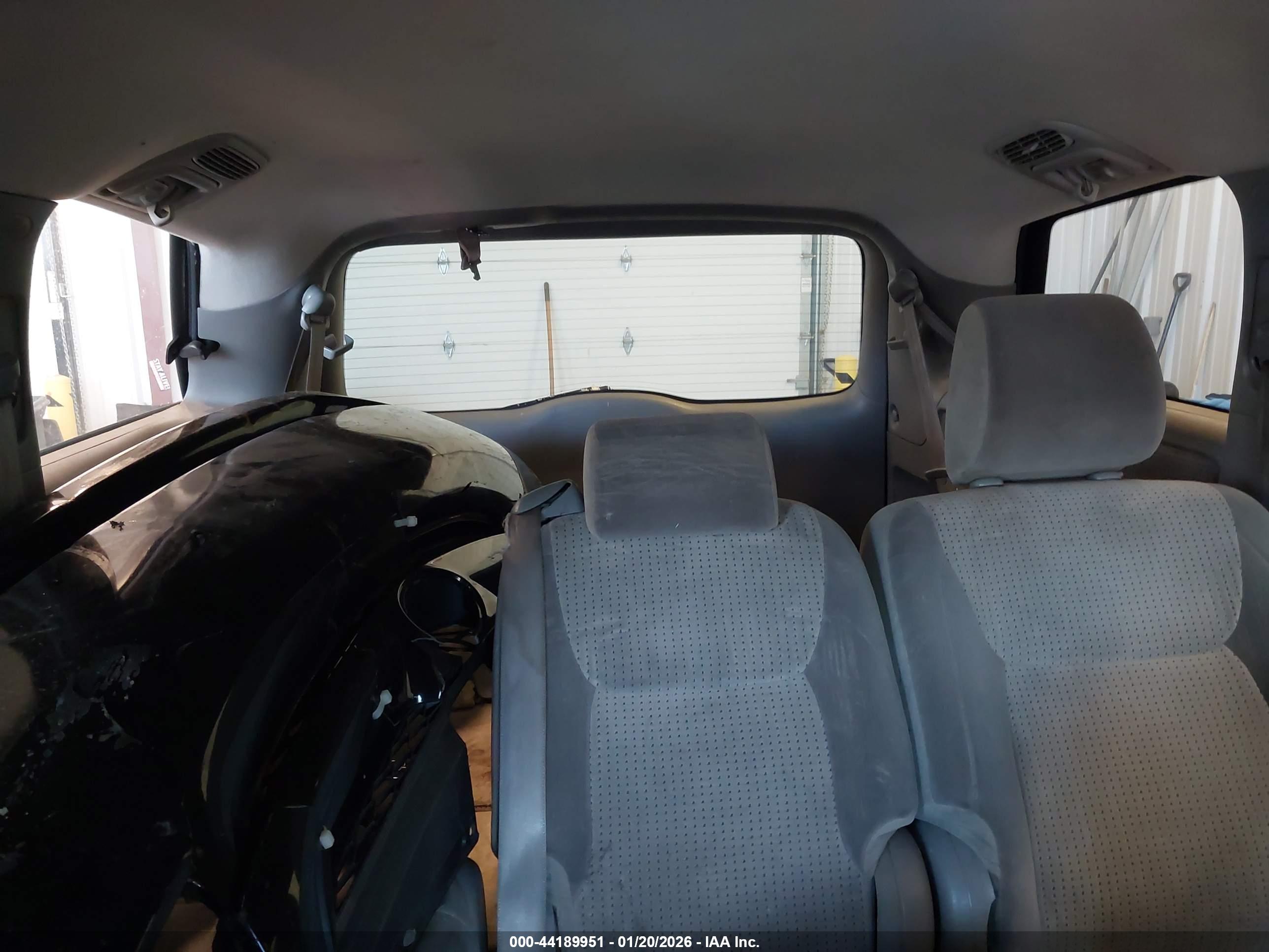 TOYOTA SIENNA image 8