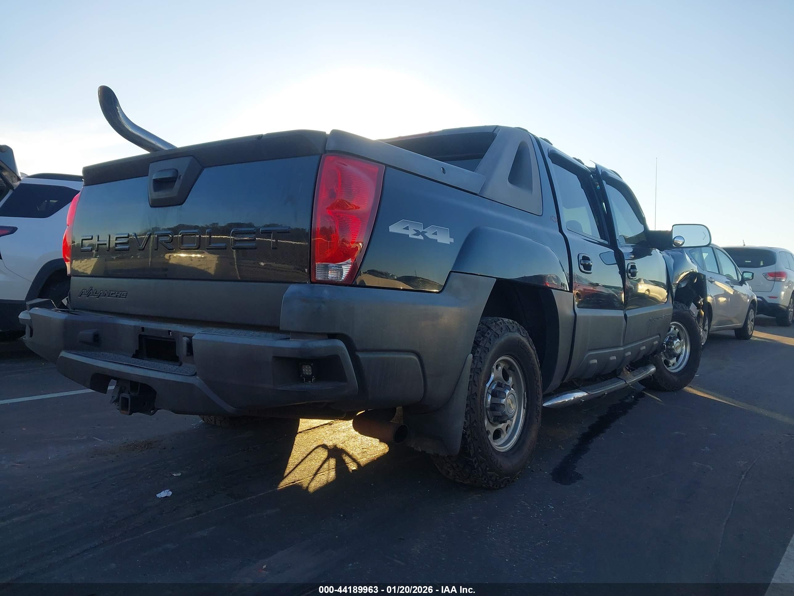 CHEVROLET AVALANCHE image 4