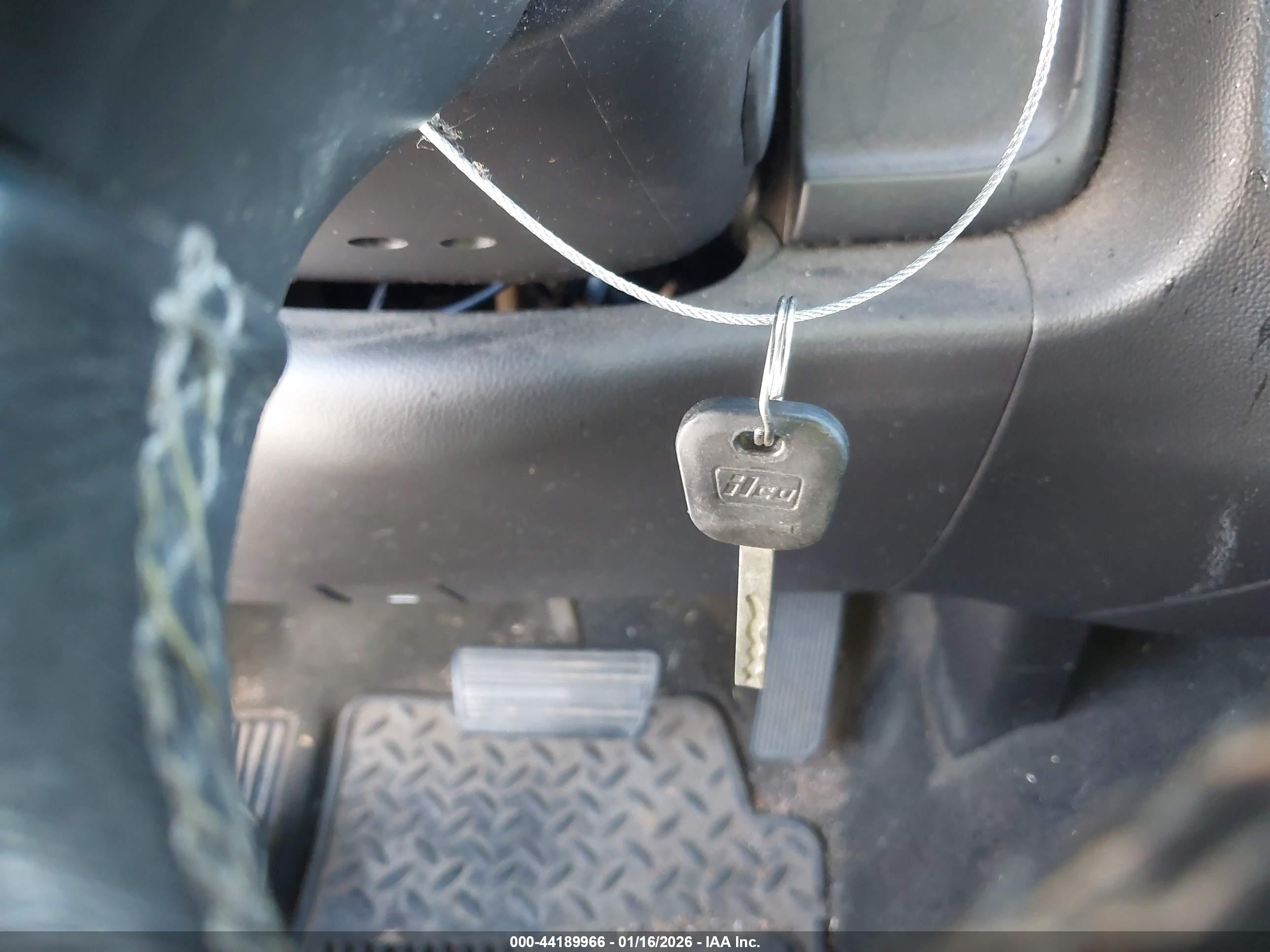 CHEVROLET SILVERADO image 11