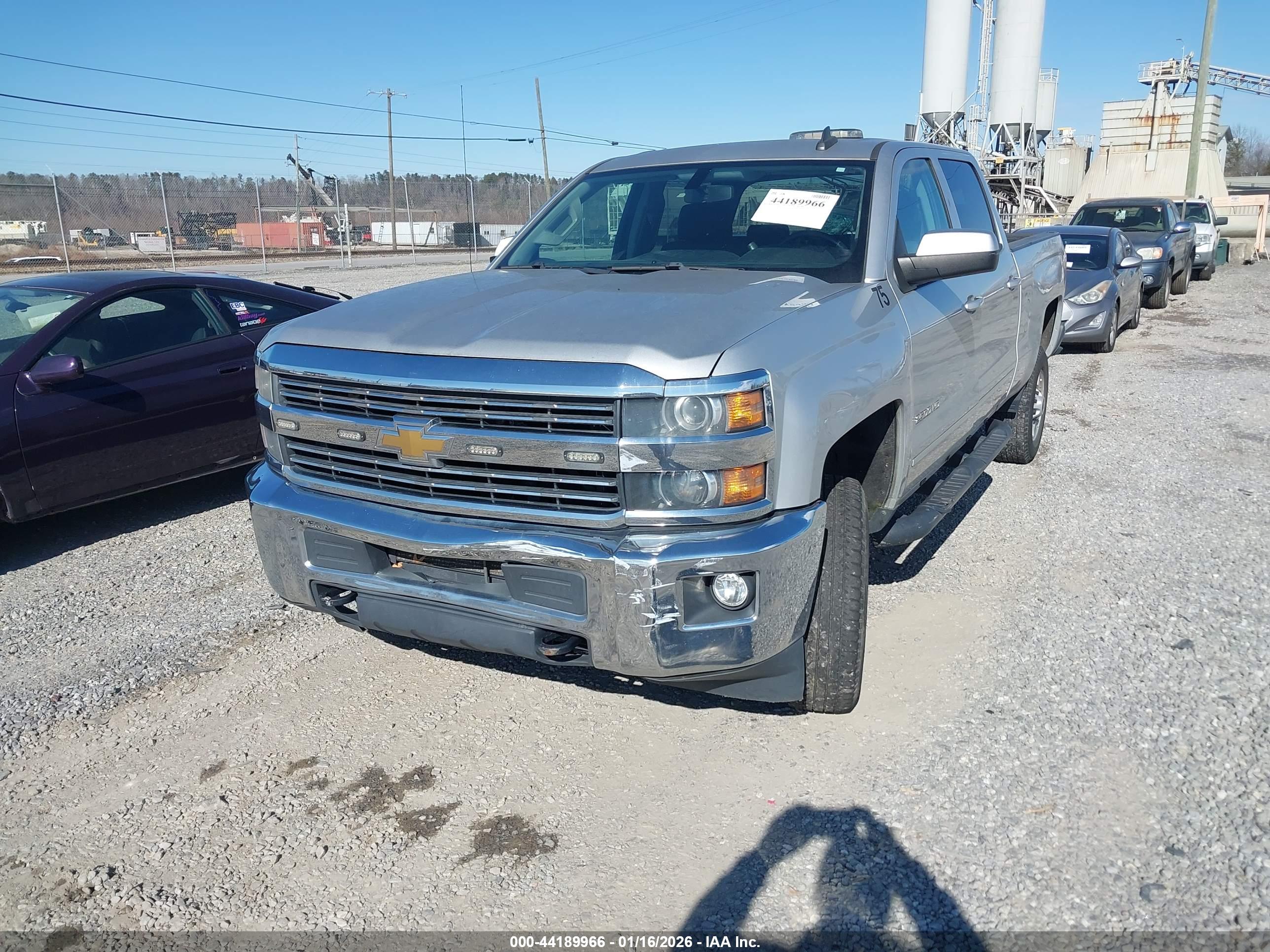 CHEVROLET SILVERADO image 6
