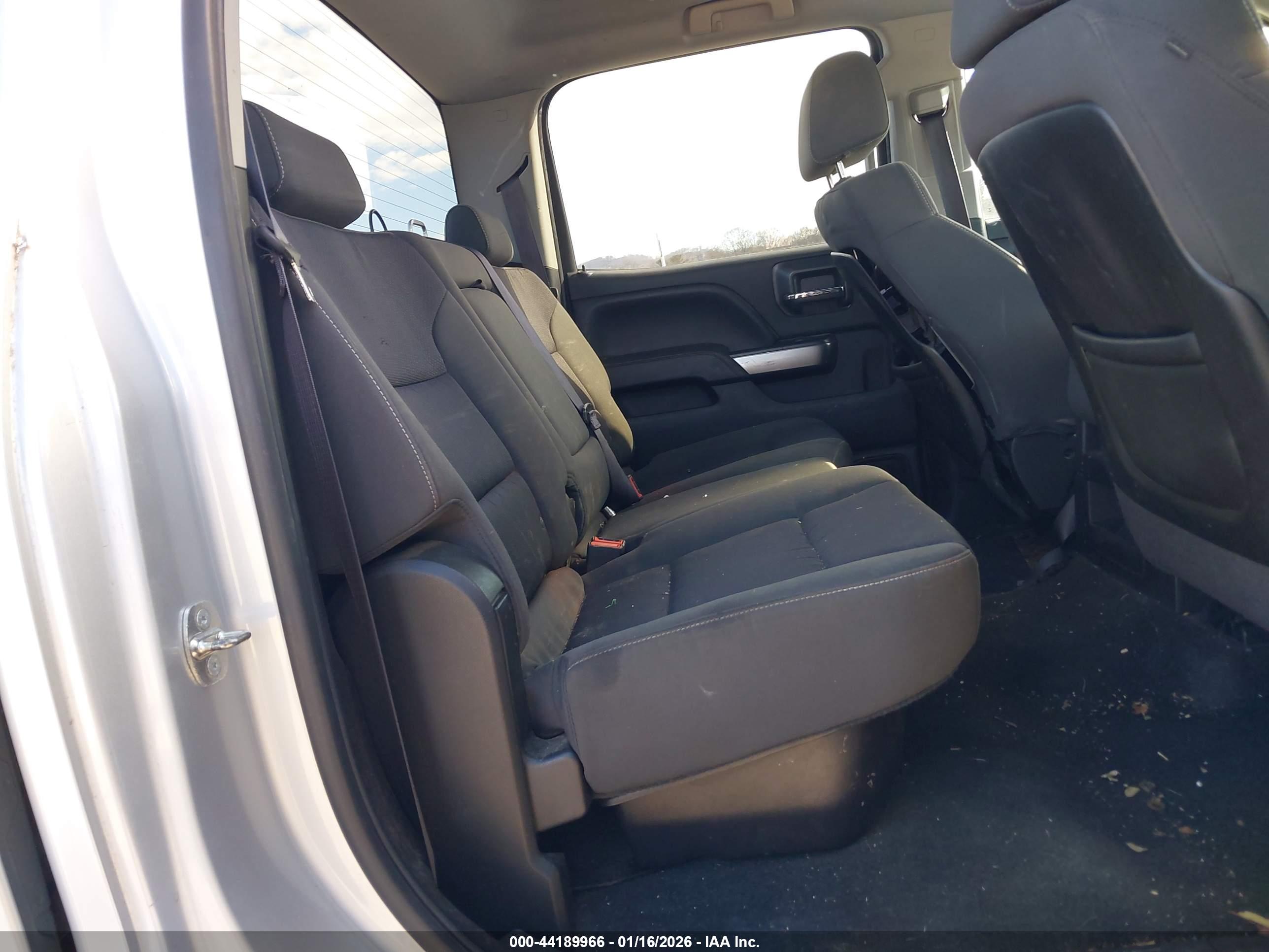 CHEVROLET SILVERADO image 8