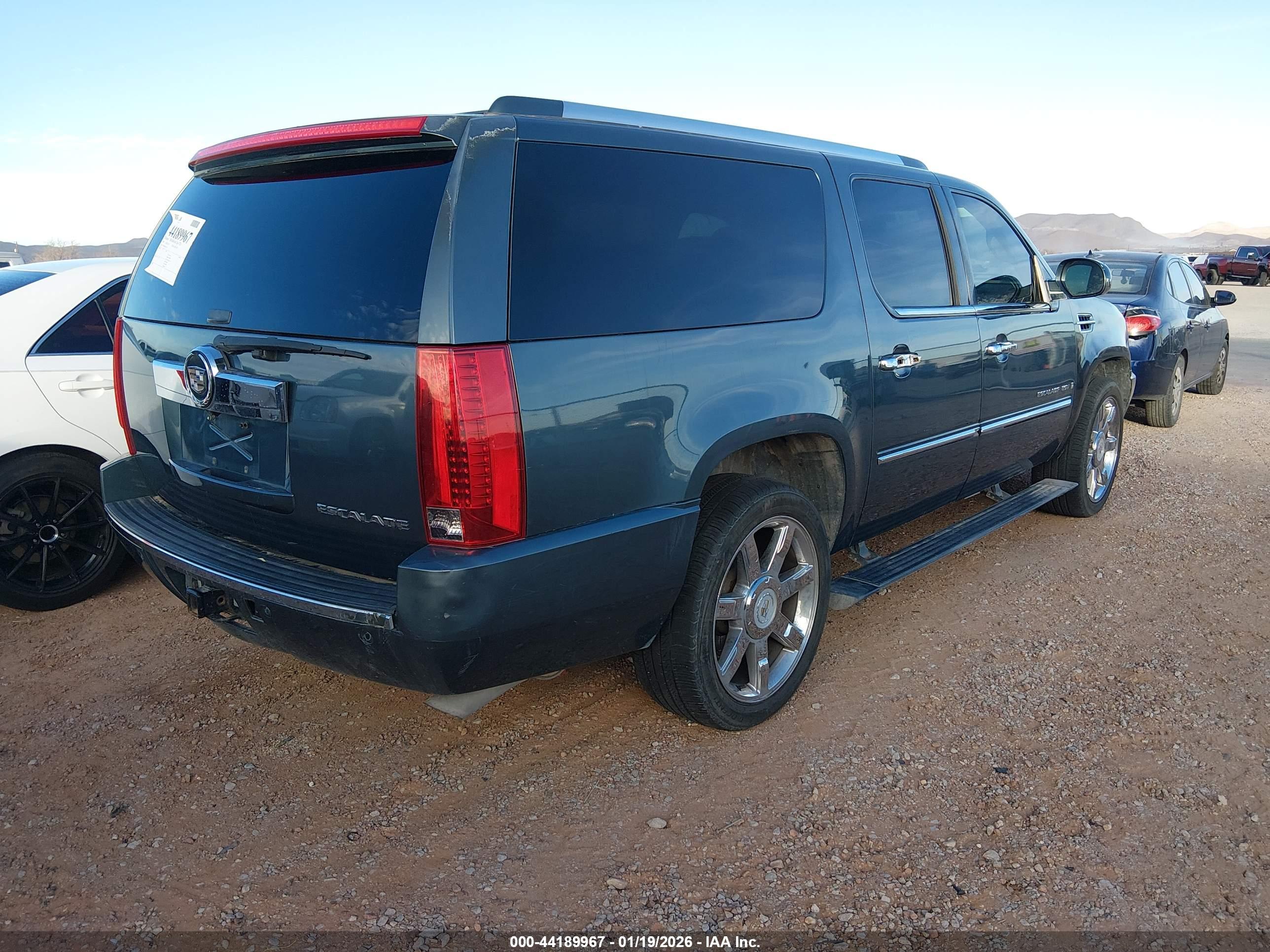 CADILLAC ESCALADE image 4