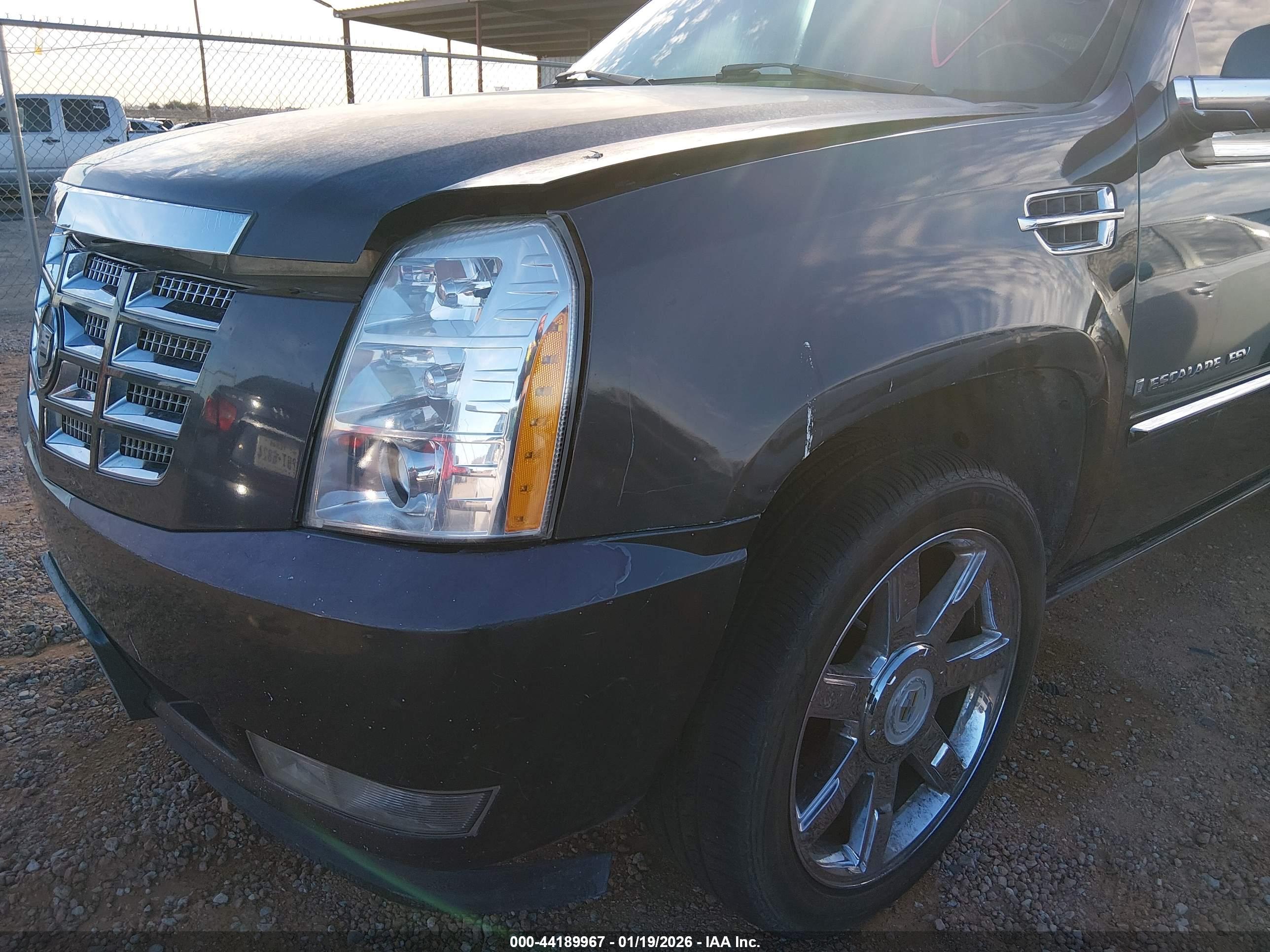 CADILLAC ESCALADE image 6