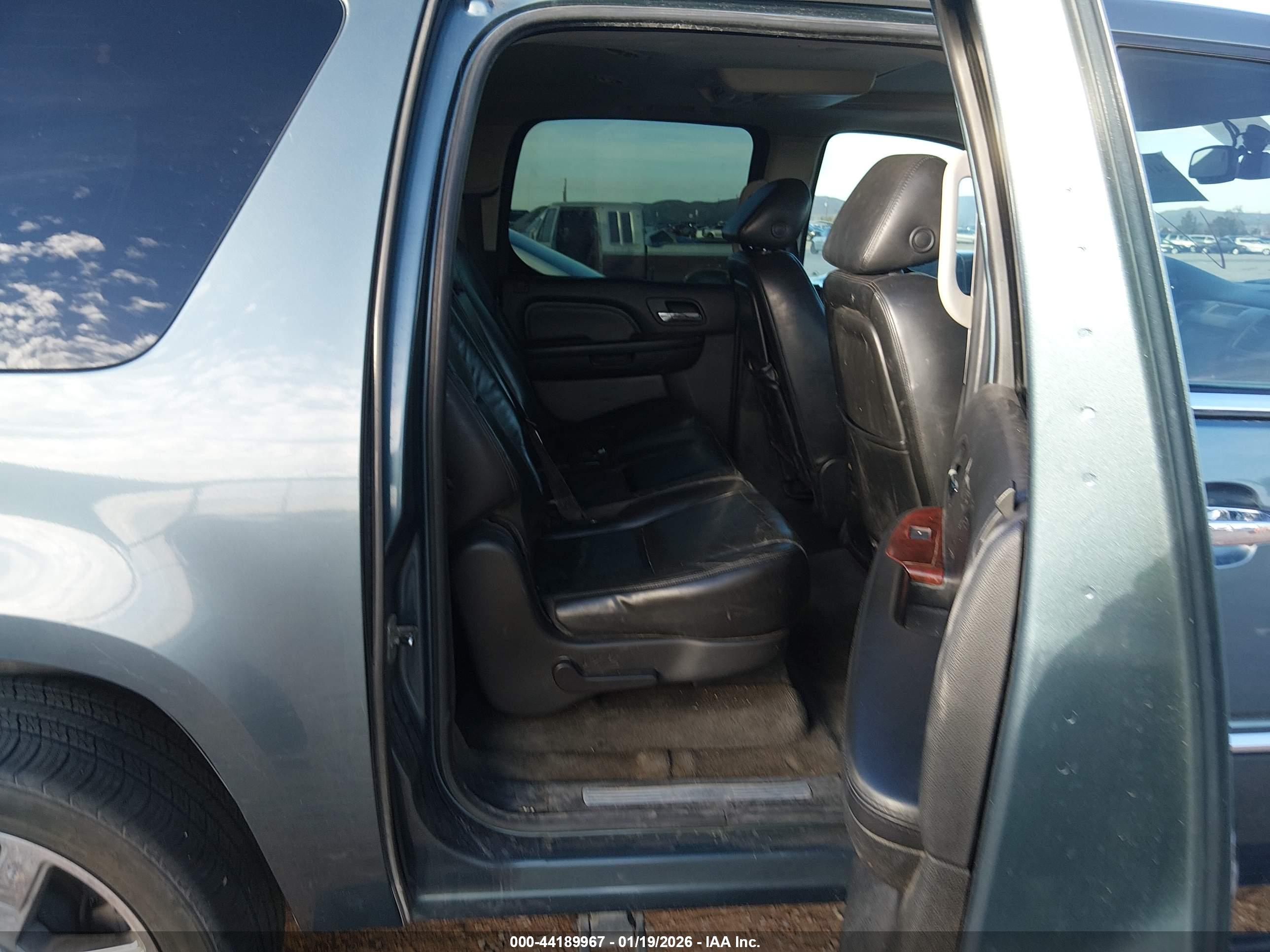 CADILLAC ESCALADE image 8