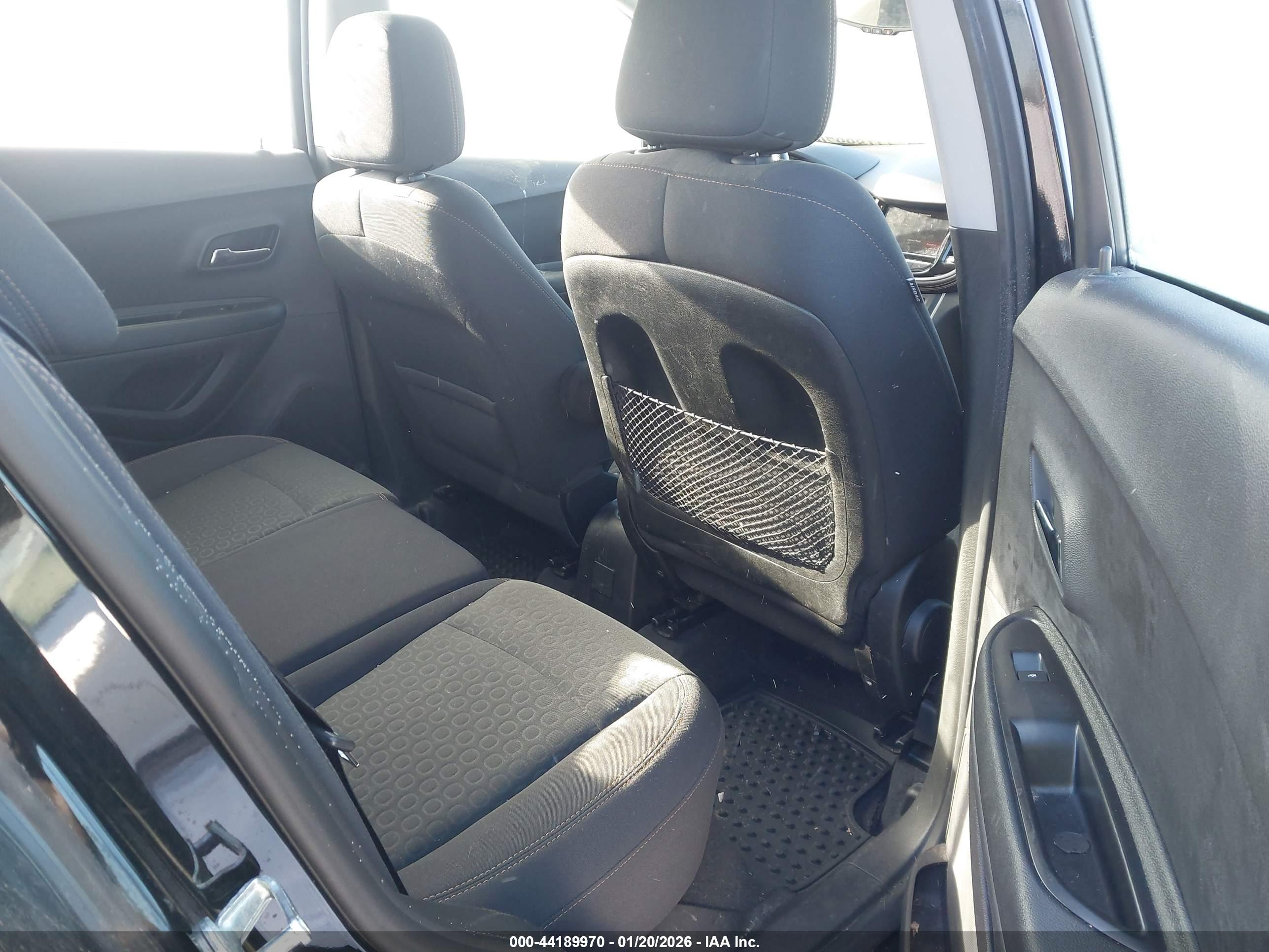 CHEVROLET TRAX image 8