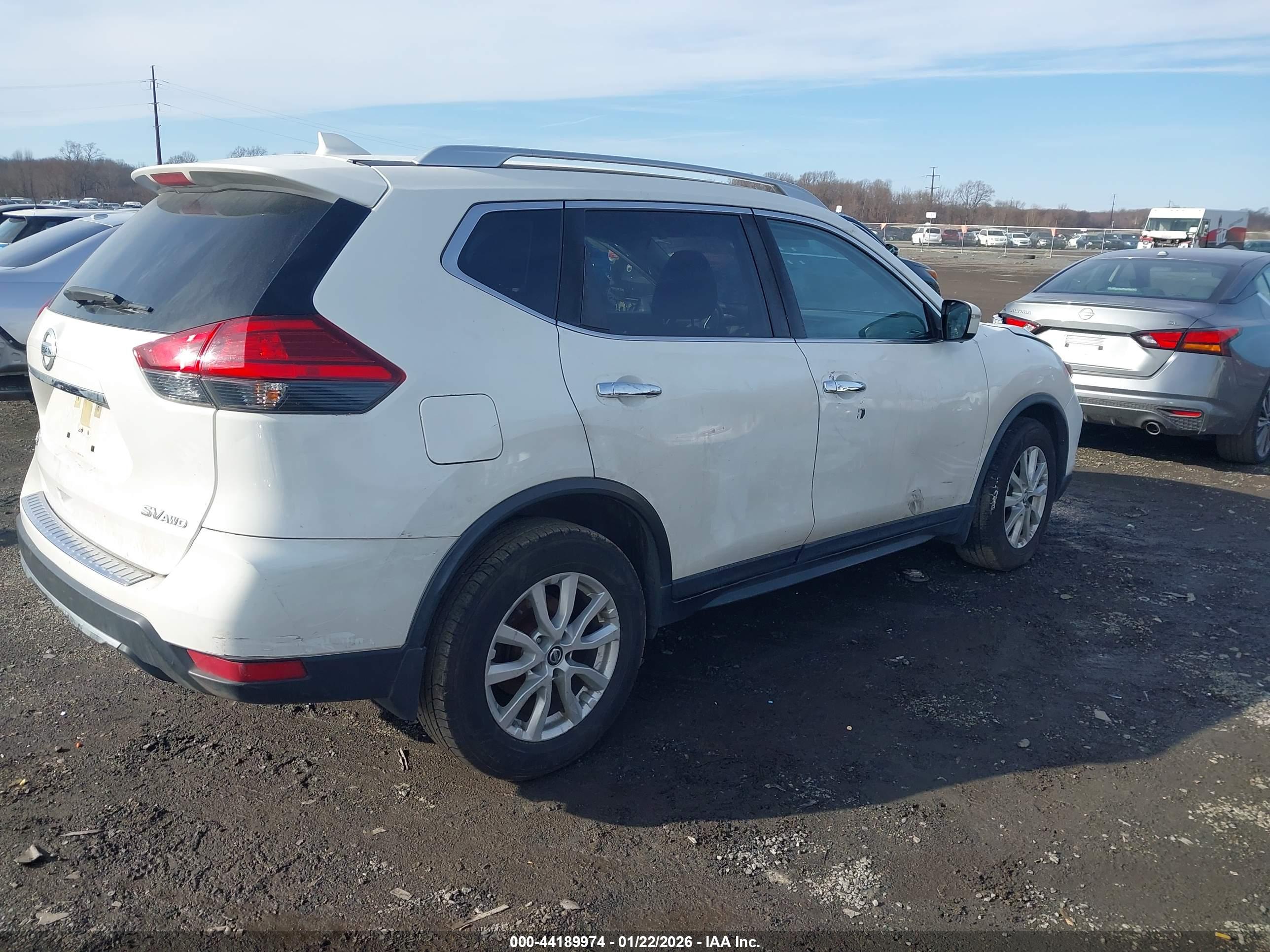 NISSAN ROGUE image 4