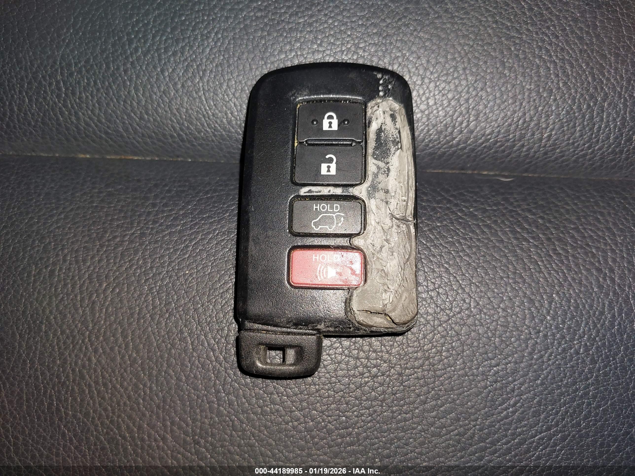 TOYOTA RAV4 image 11