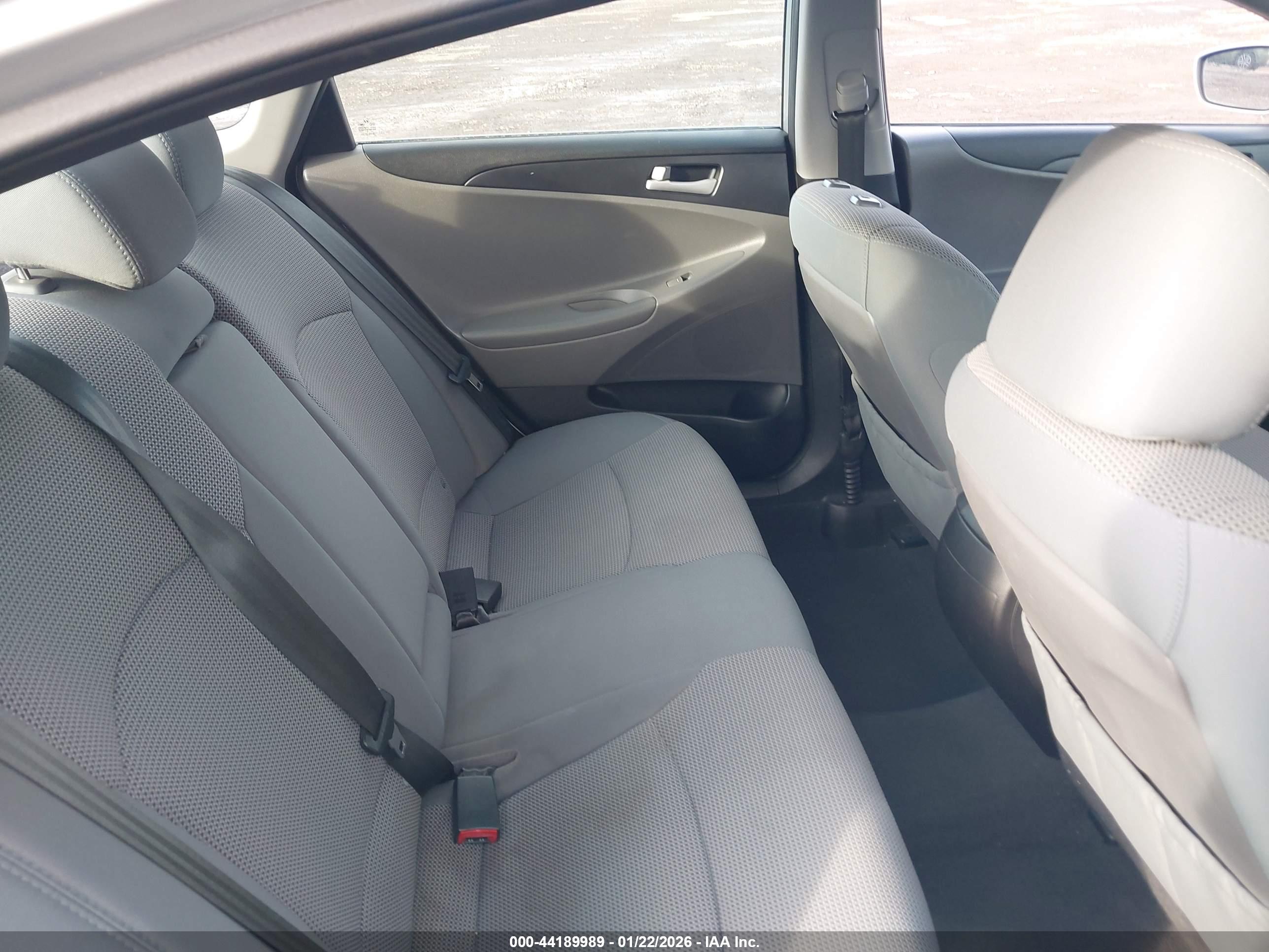 HYUNDAI SONATA image 8