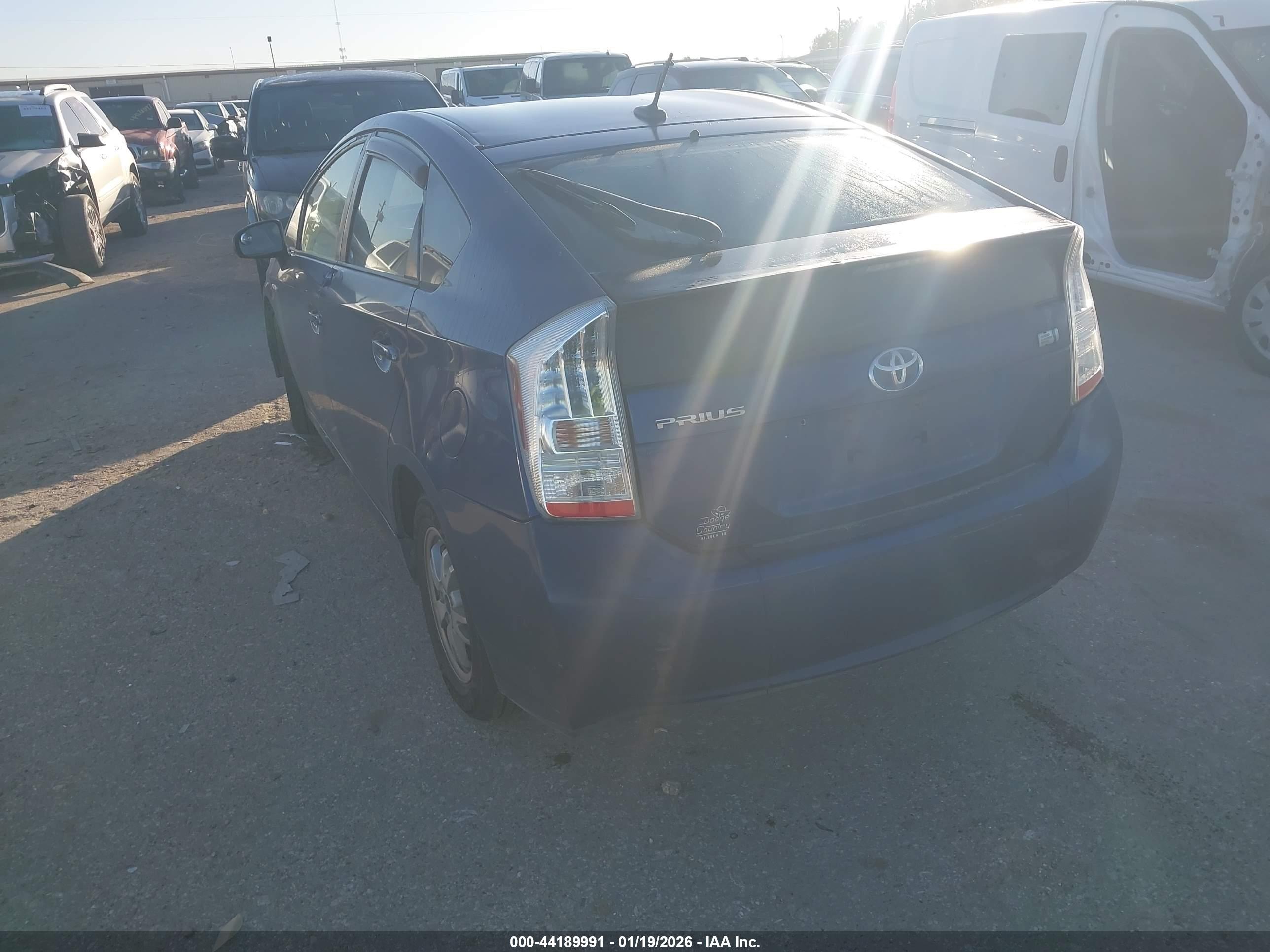 TOYOTA PRIUS image 3