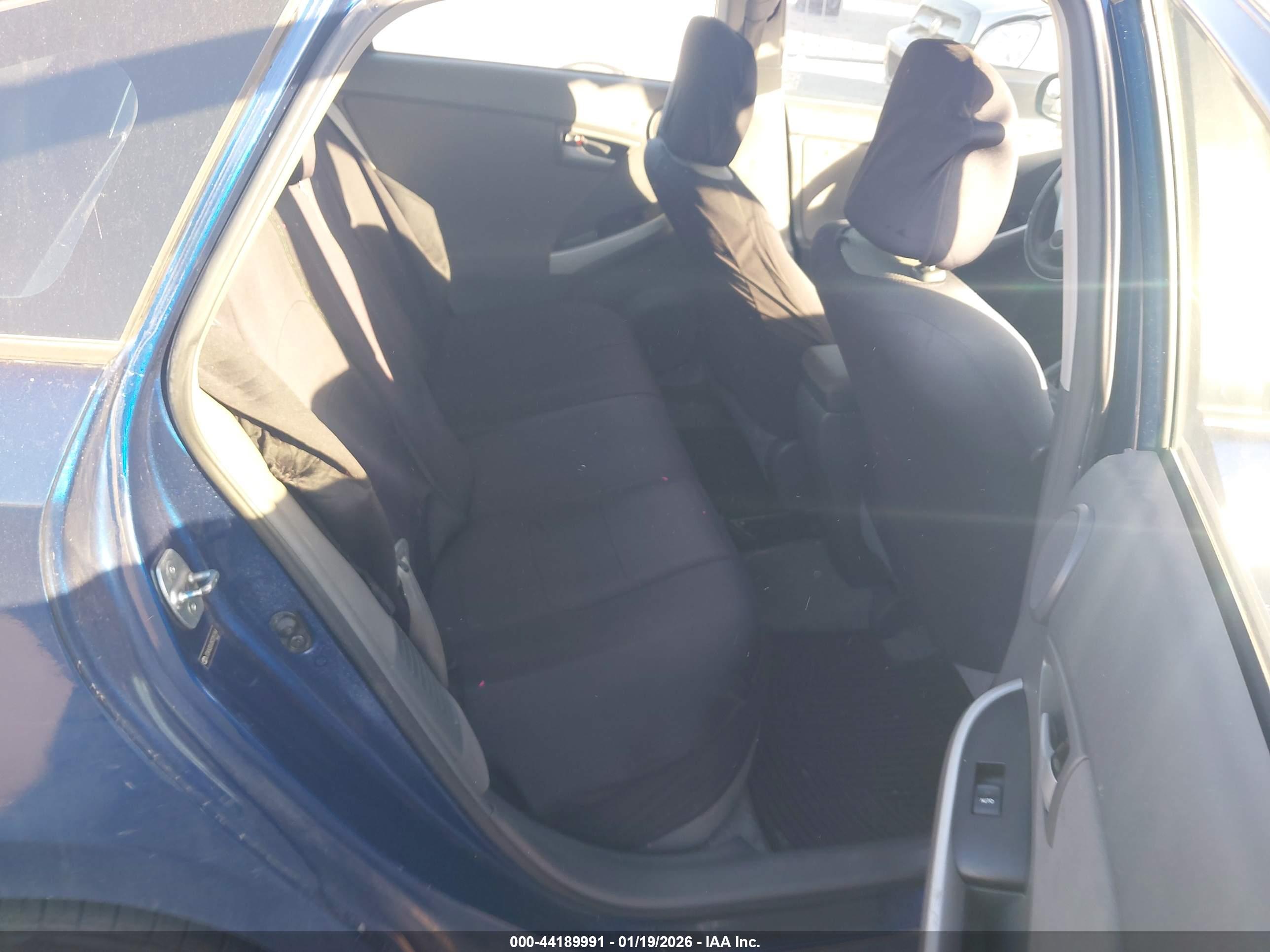 TOYOTA PRIUS image 8