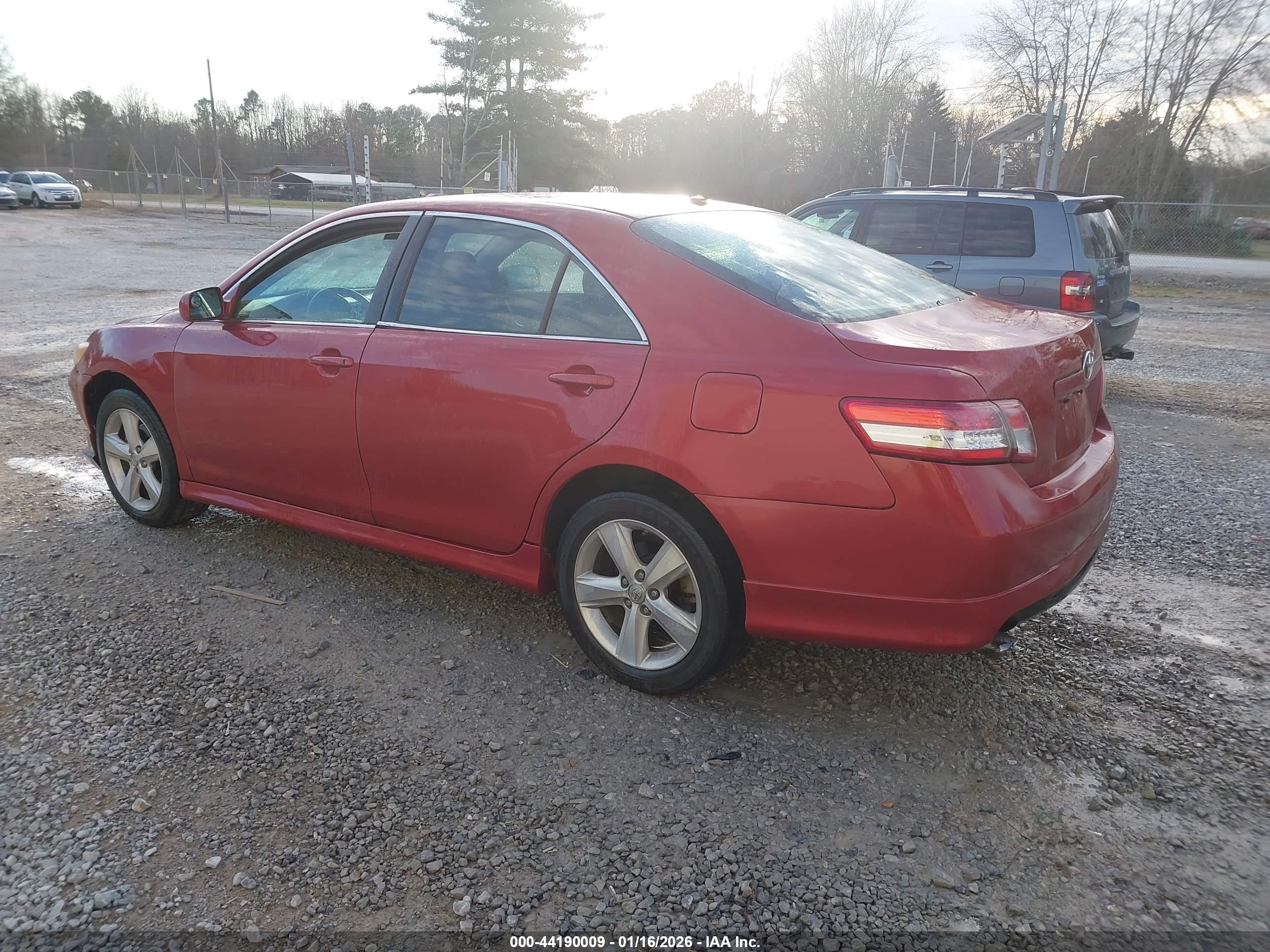 TOYOTA CAMRY image 3
