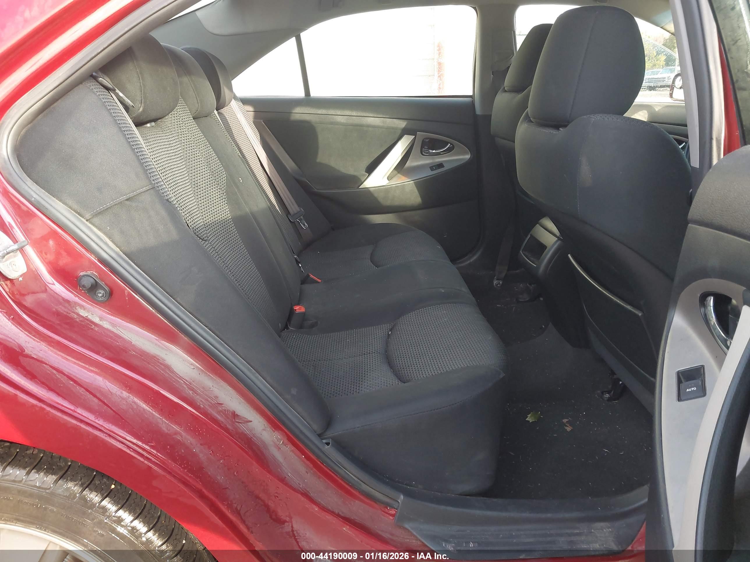 TOYOTA CAMRY image 8