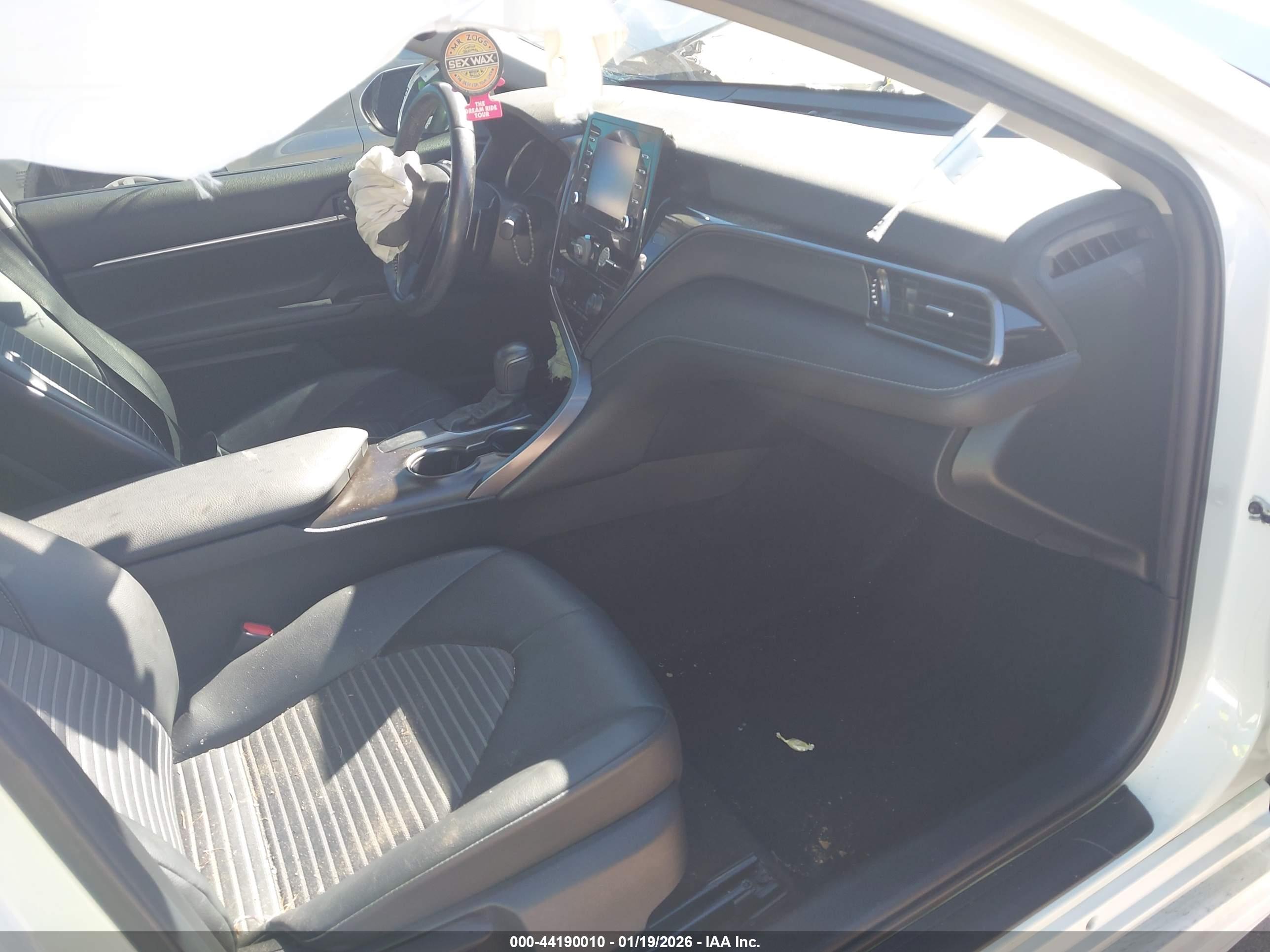 TOYOTA CAMRY image 5