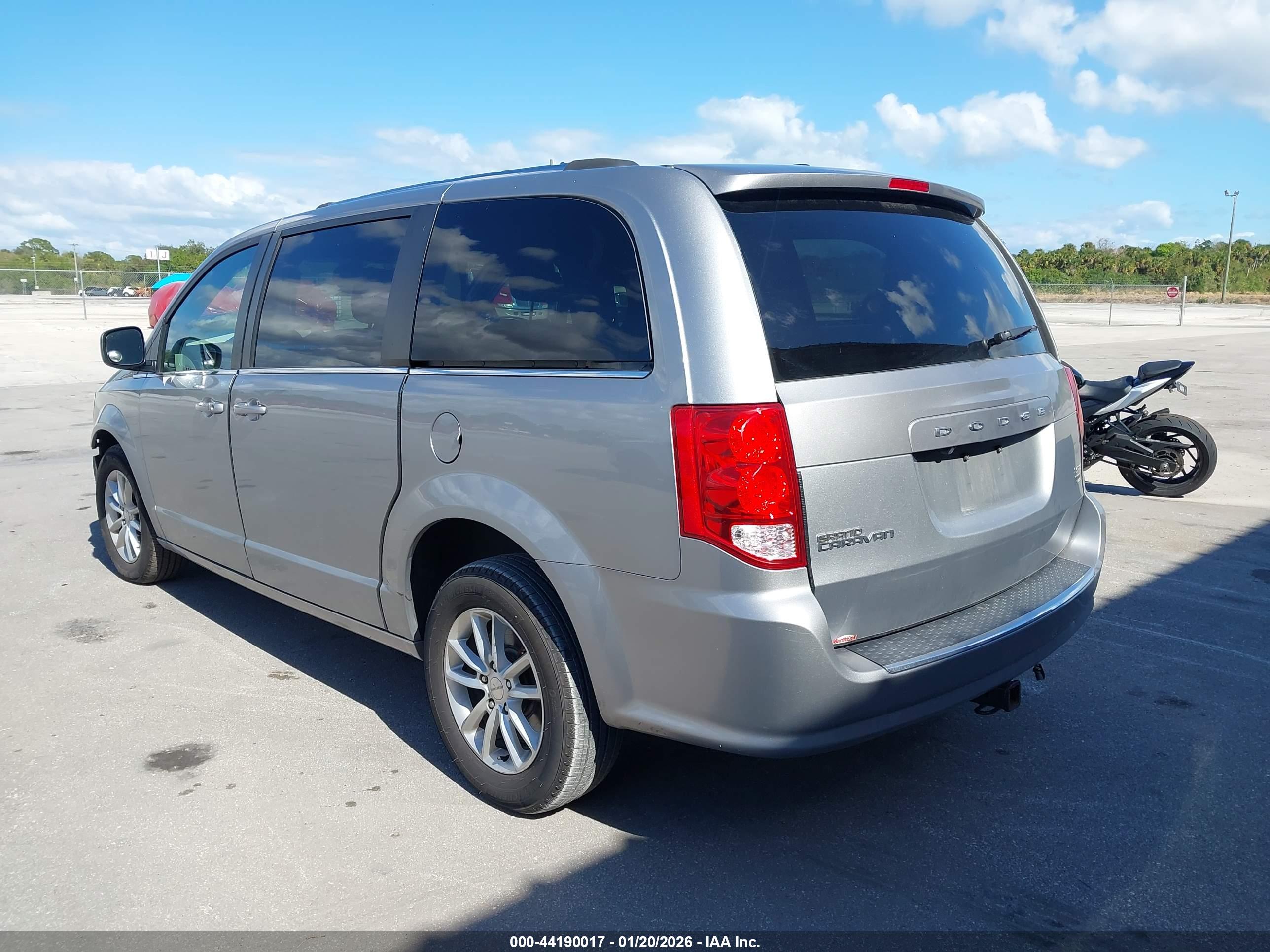 DODGE GRAND image 3