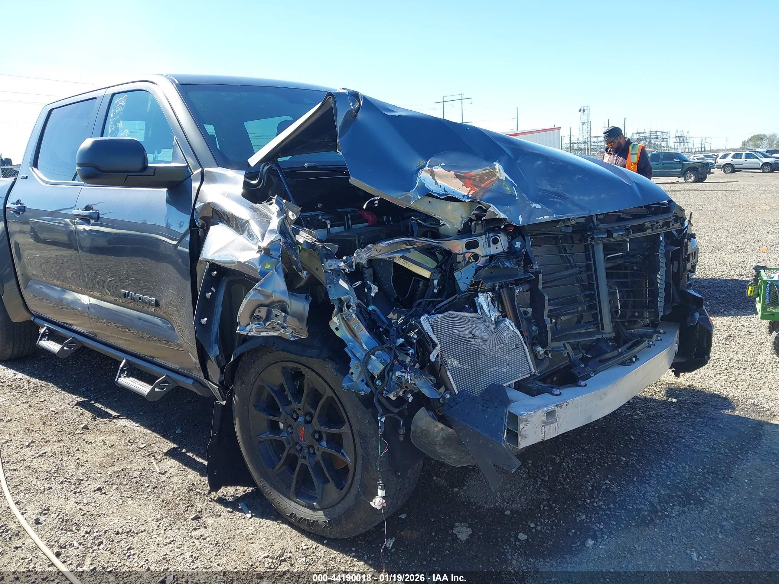 TOYOTA TUNDRA image 6