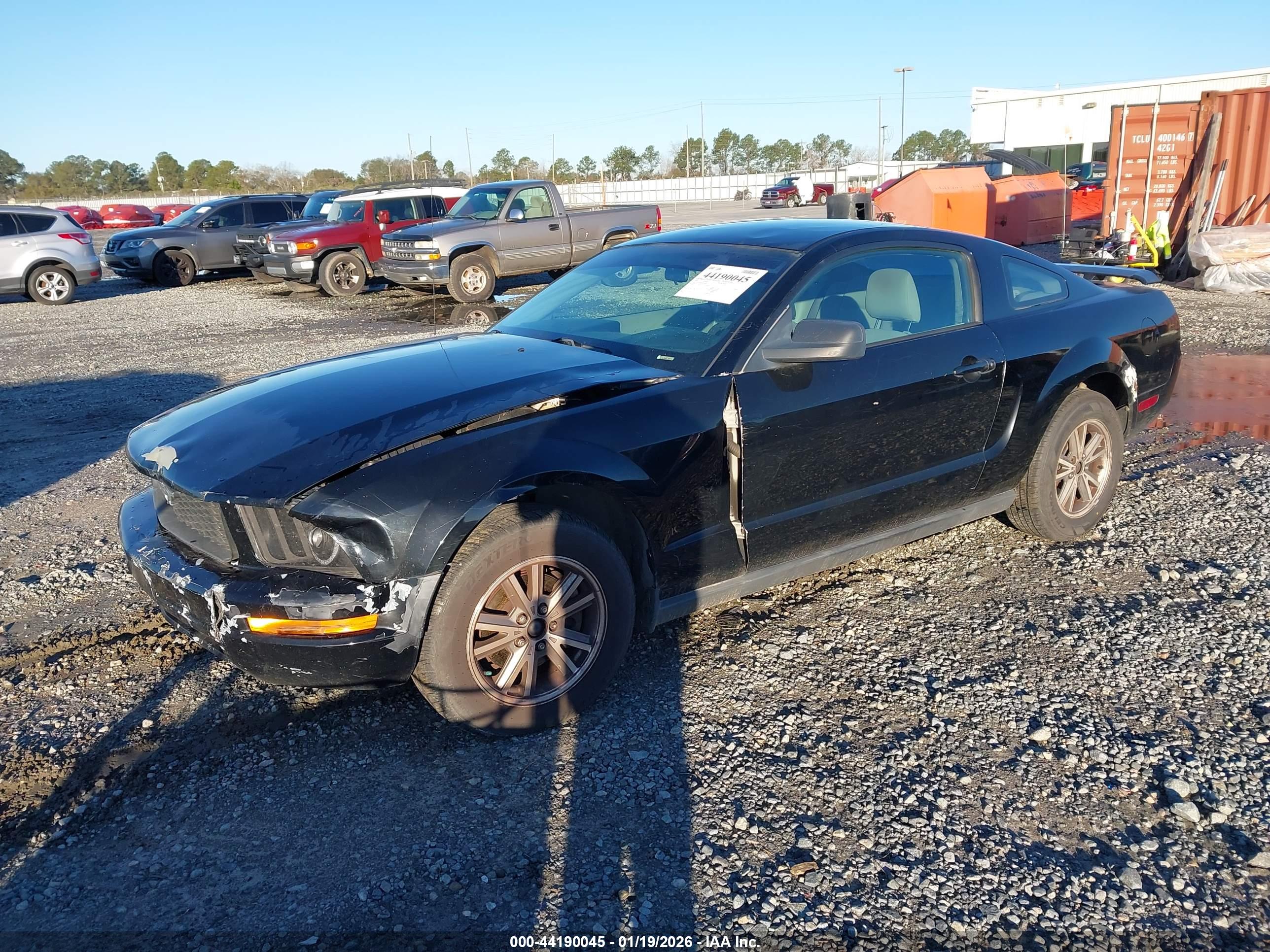 FORD MUSTANG image 2
