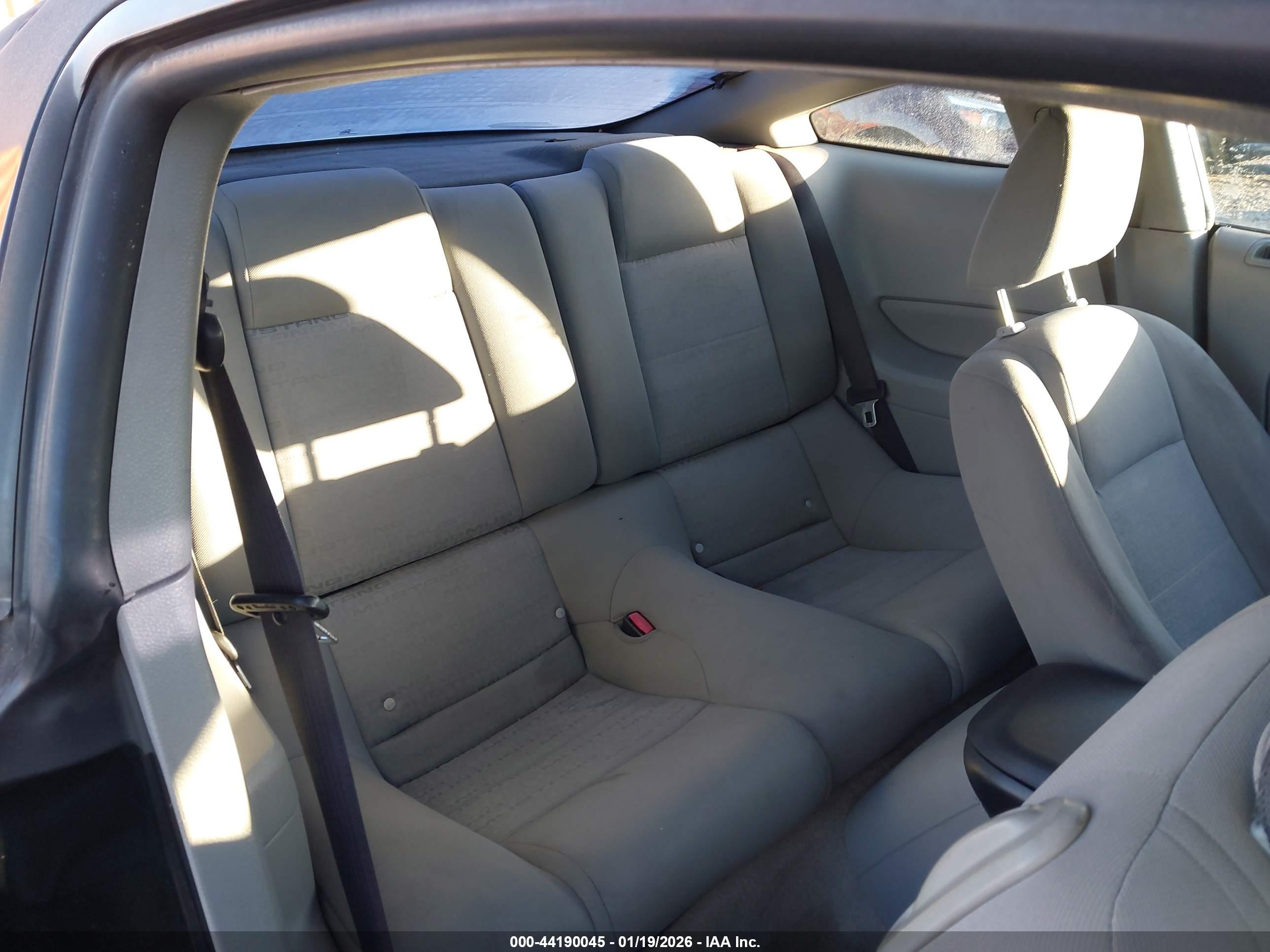 FORD MUSTANG image 8