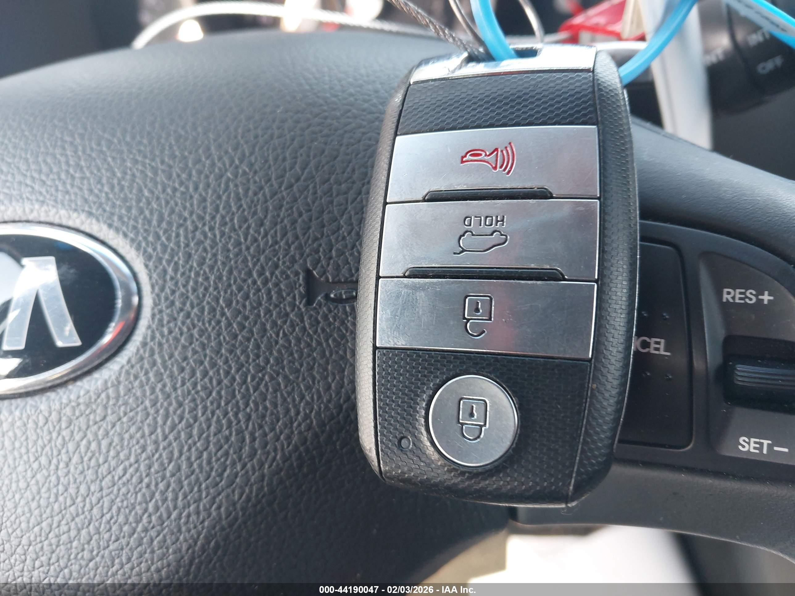 KIA SPORTAGE image 11