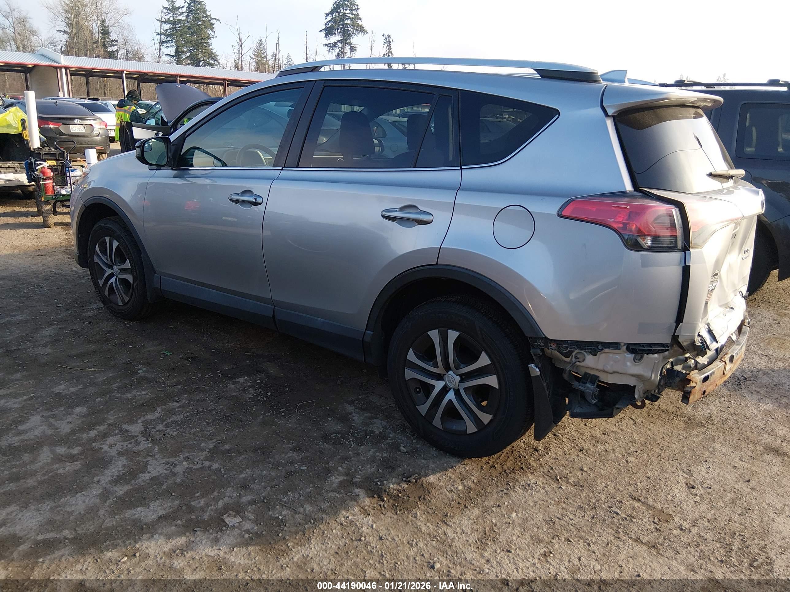 TOYOTA RAV4 image 3