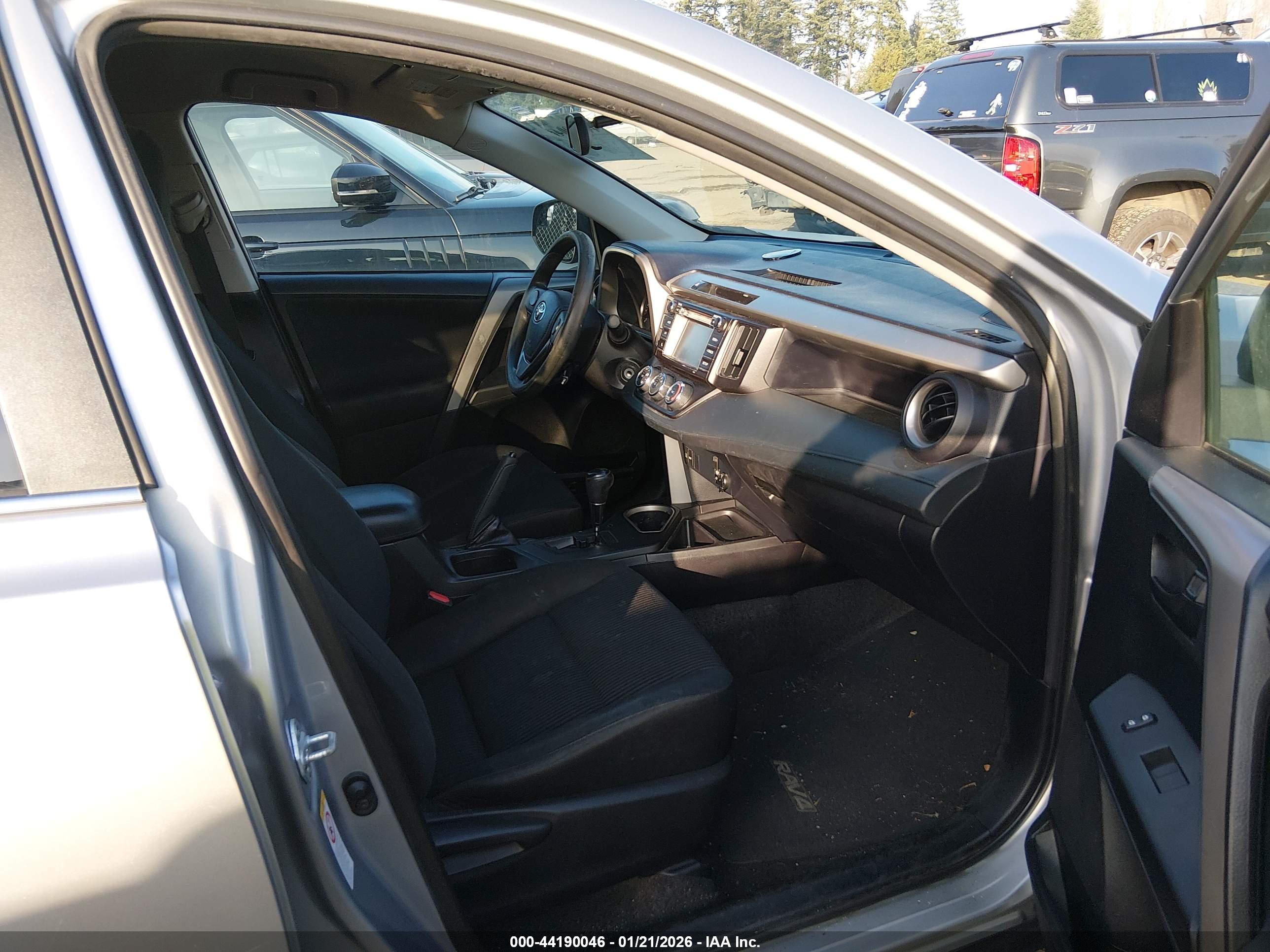 TOYOTA RAV4 image 5