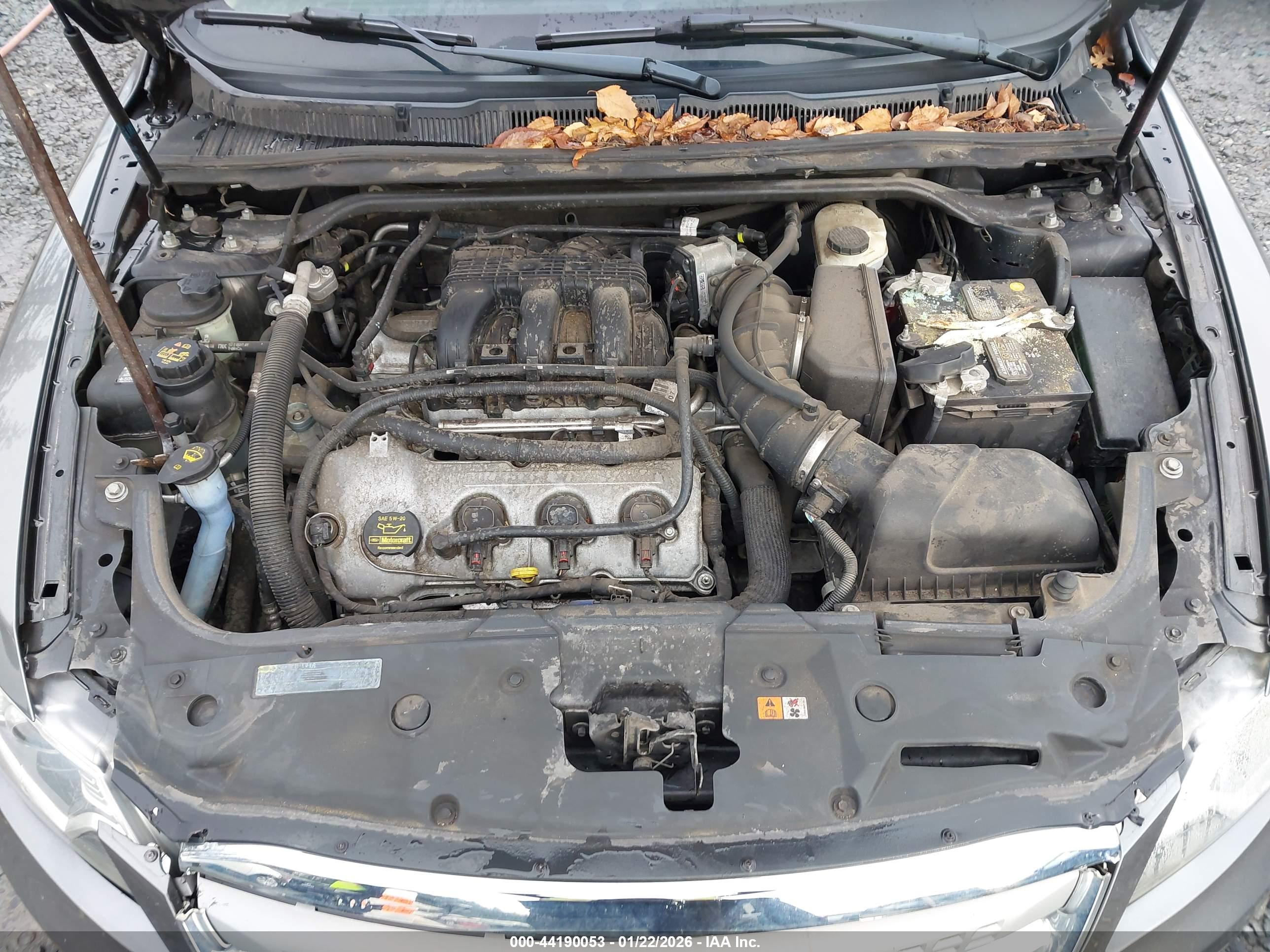 FORD TAURUS image 10