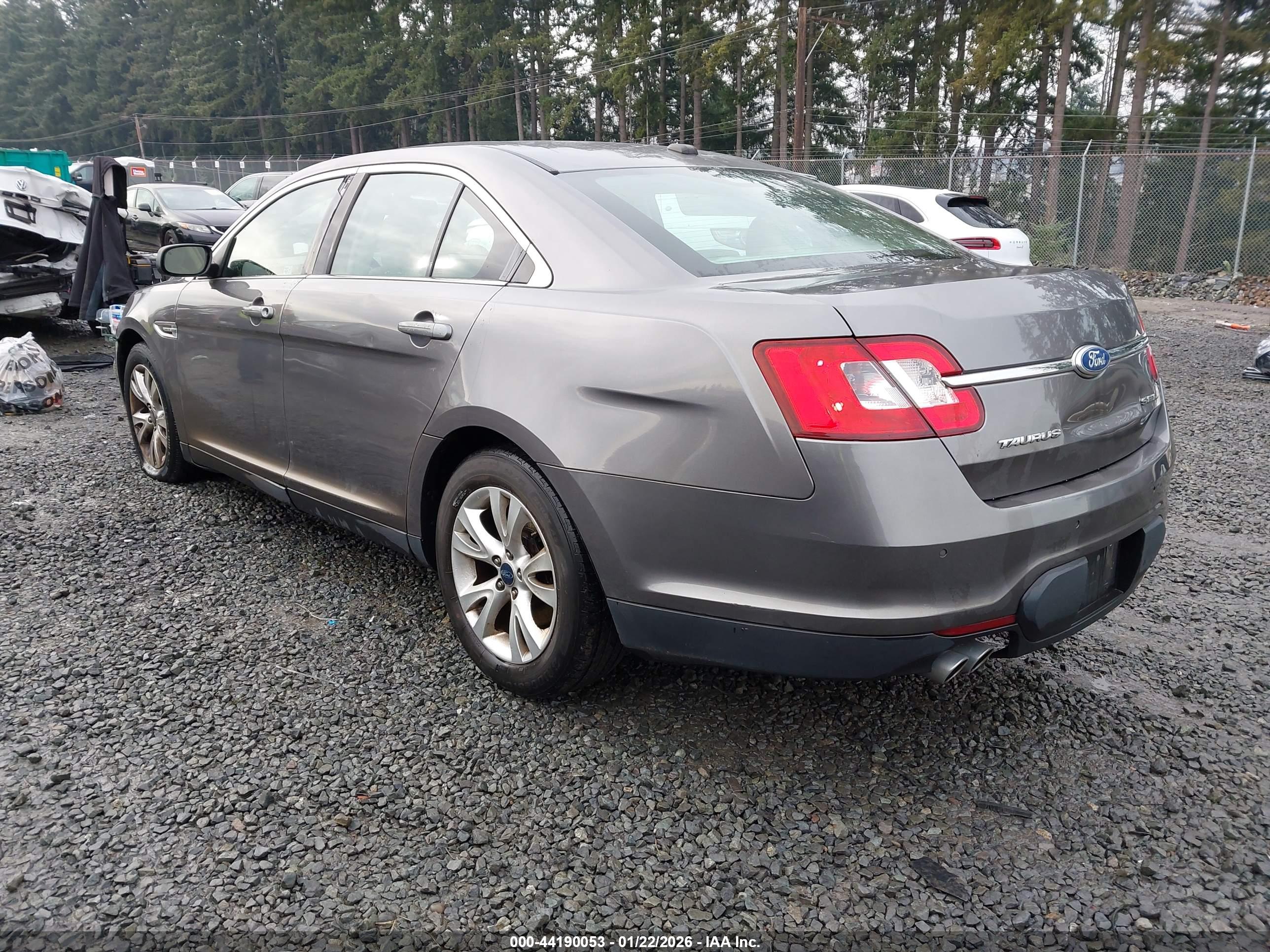 FORD TAURUS image 3