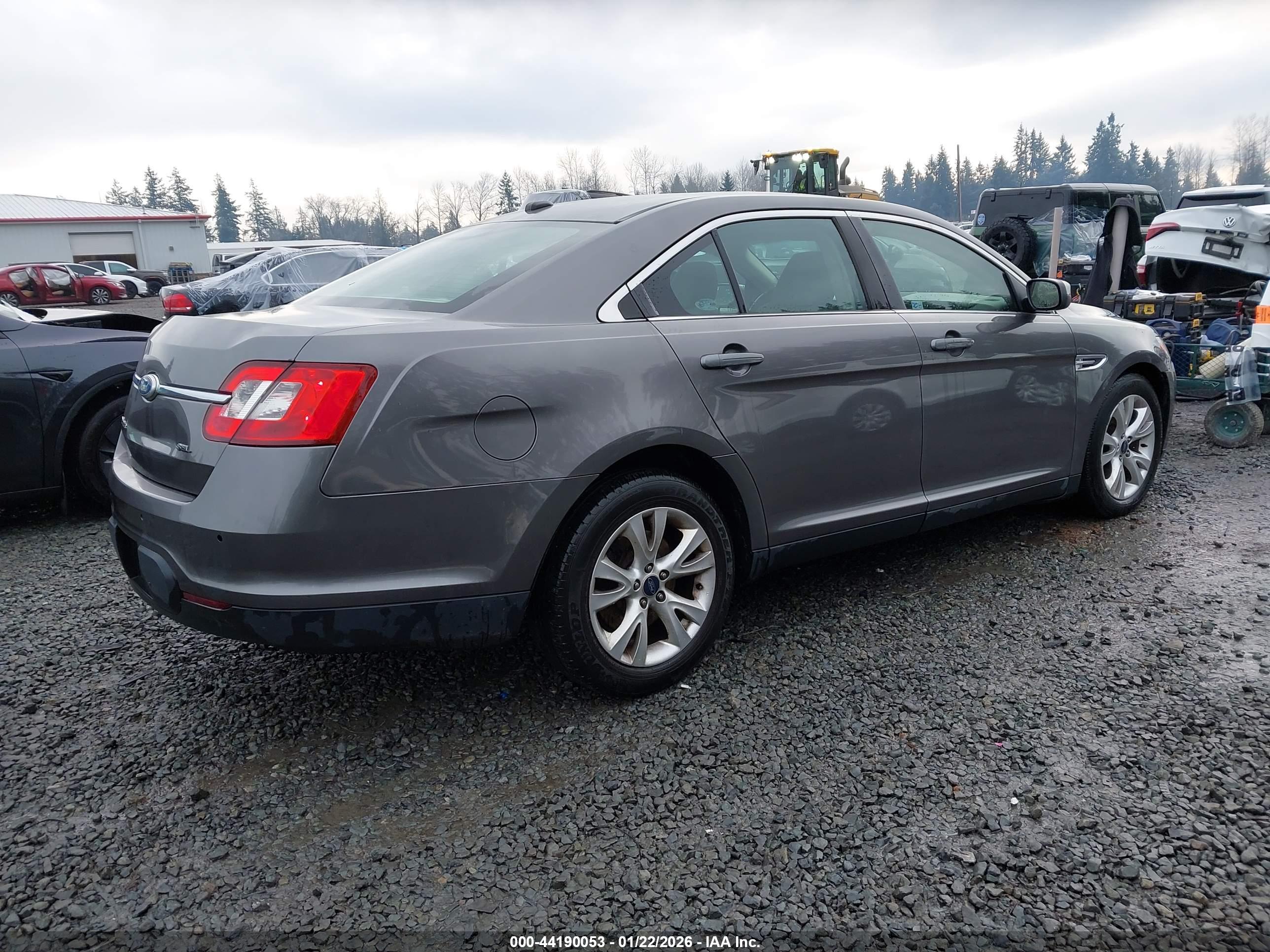 FORD TAURUS image 4