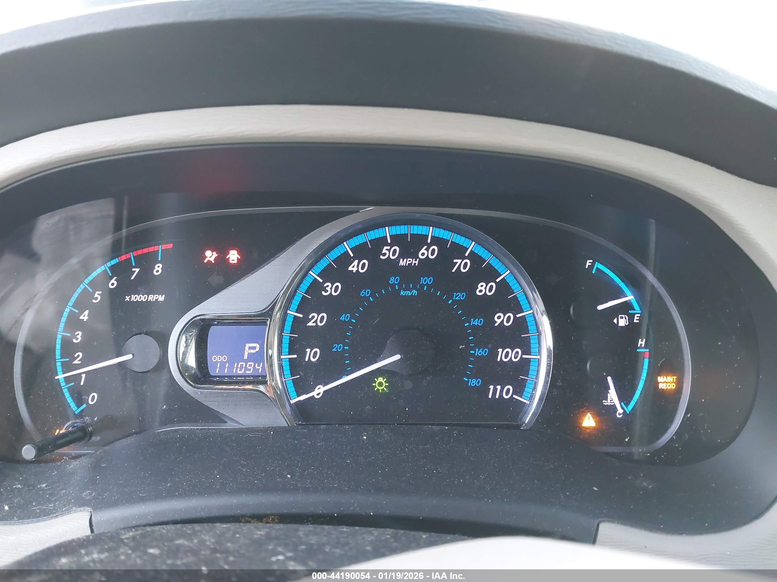 TOYOTA SIENNA image 7