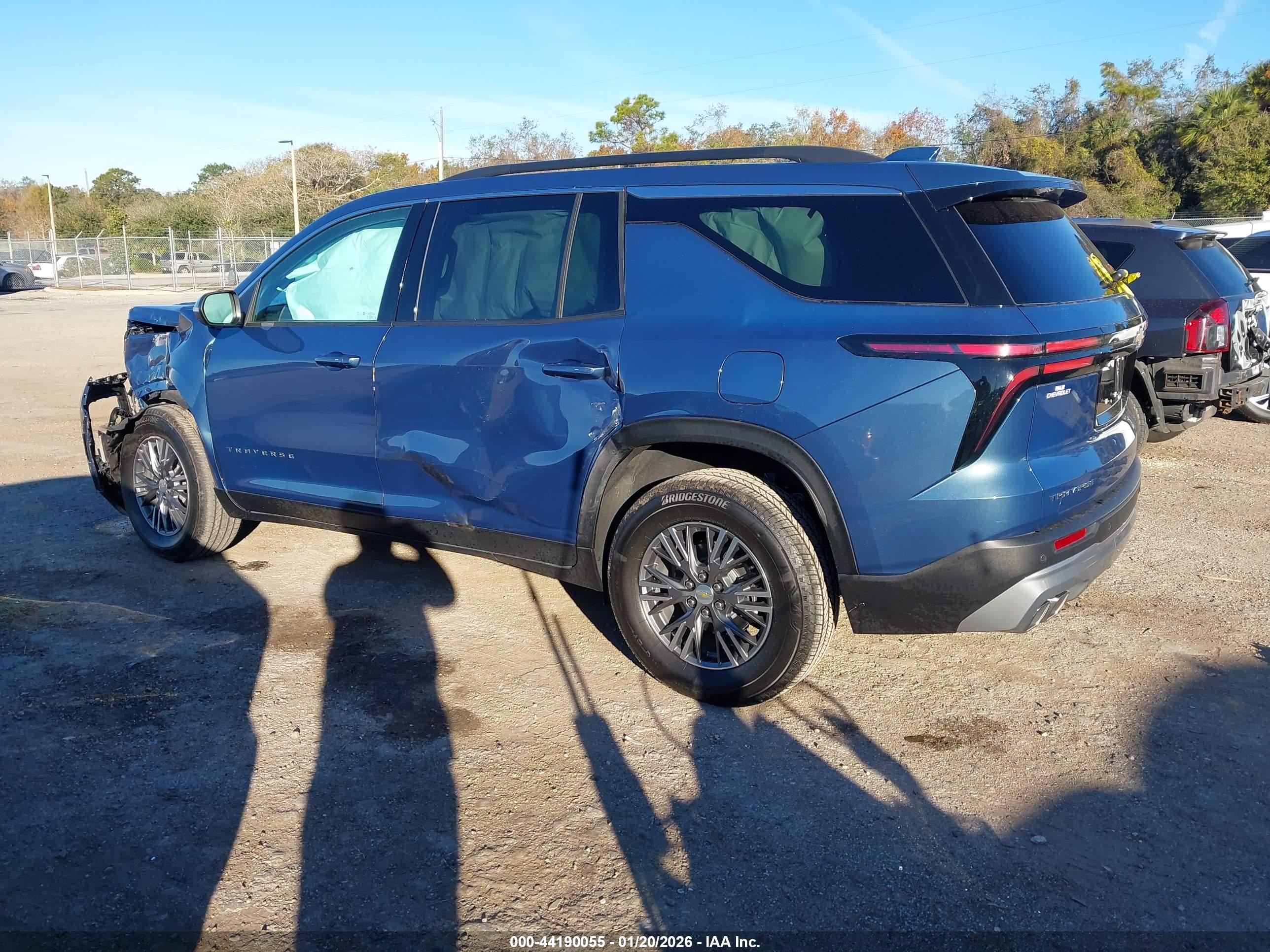 CHEVROLET TRAVERSE image 3