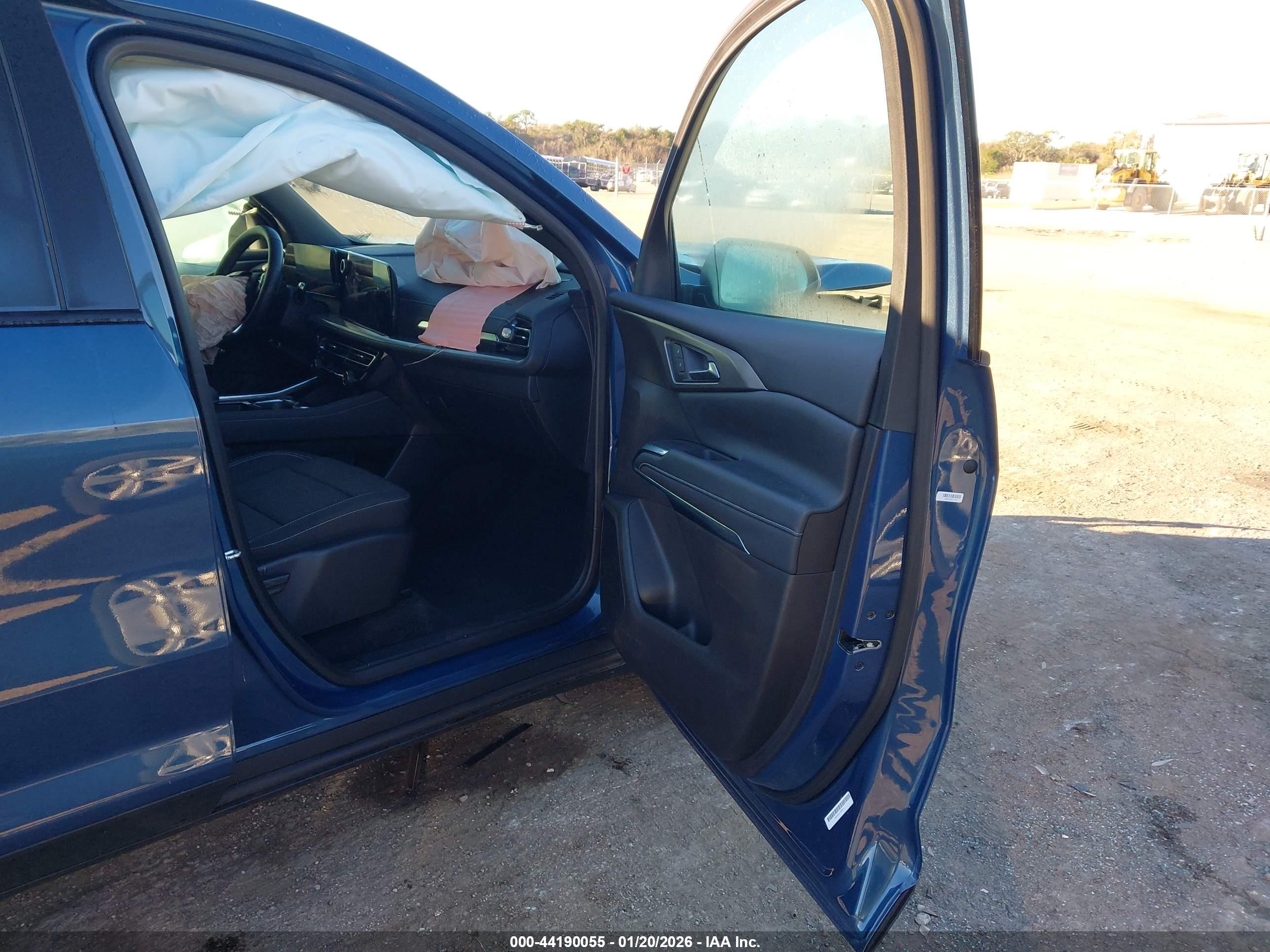 CHEVROLET TRAVERSE image 5
