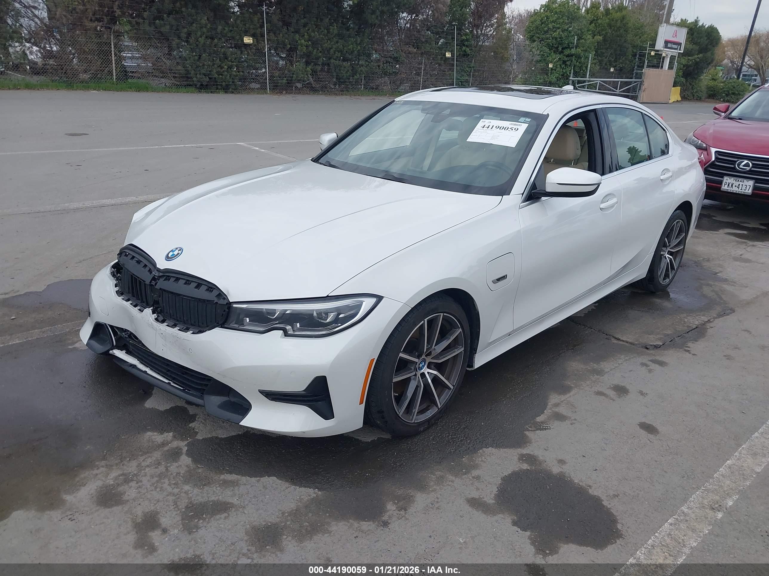 BMW 3 image 2