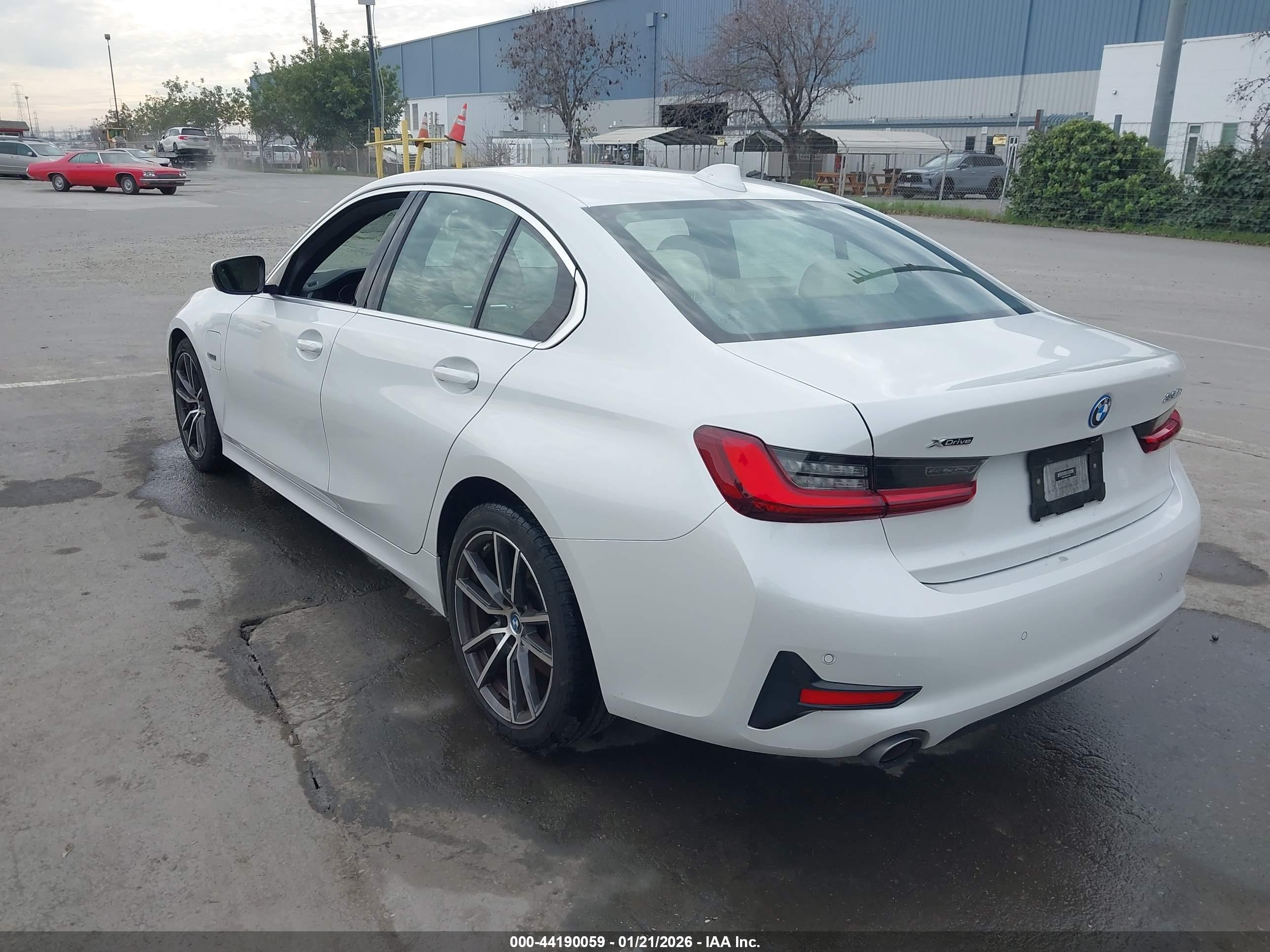 BMW 3 image 3